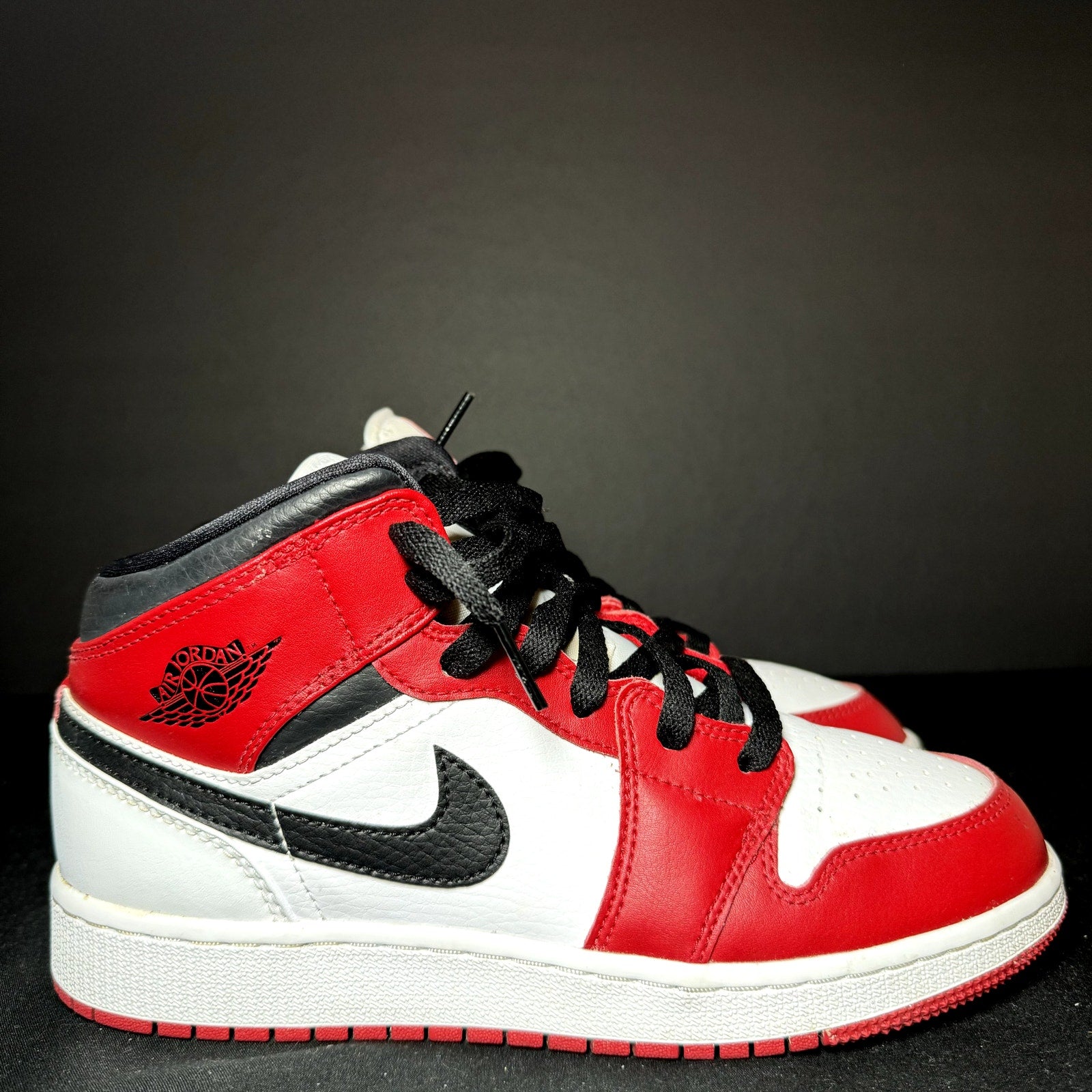 Air Jordan 1 Mid GS Chicago Kids Shoes- Size 5.5