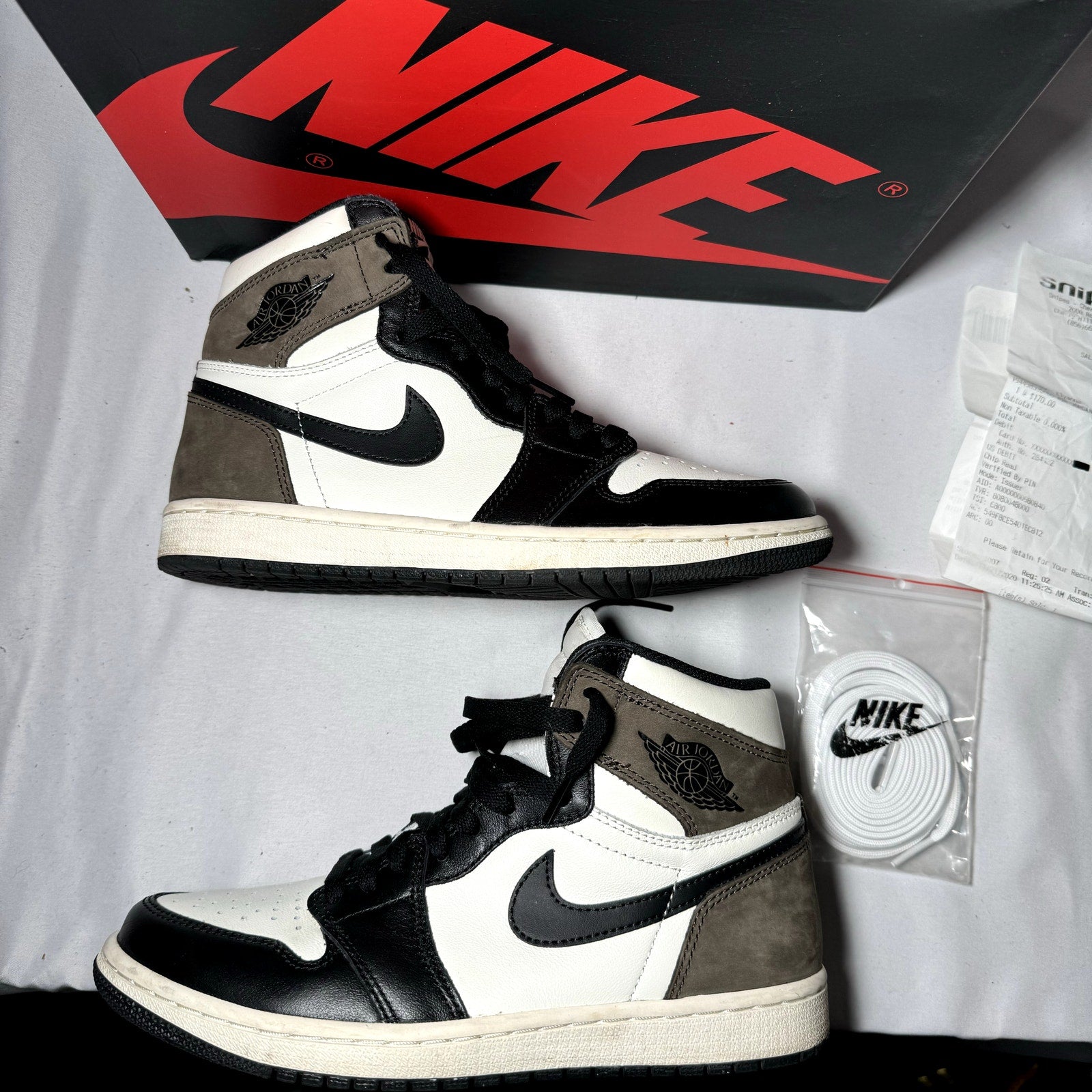 Air Jordan 1 Retro High OG Dark Mocha Men's Shoes - Size 7.5