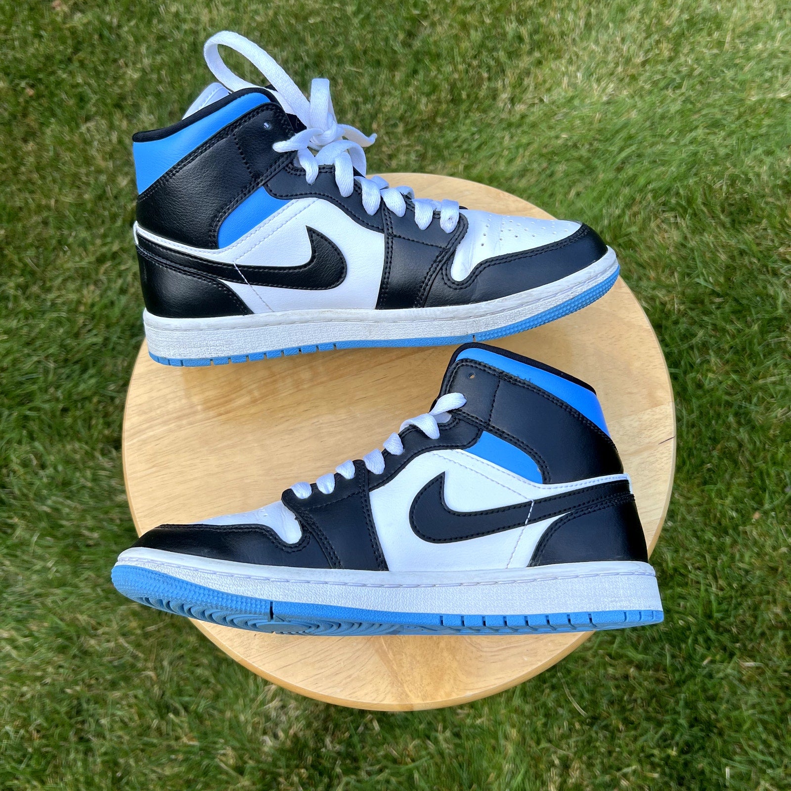 Air Jordan 1 Mid University Blue Women's Shoes - Size 7