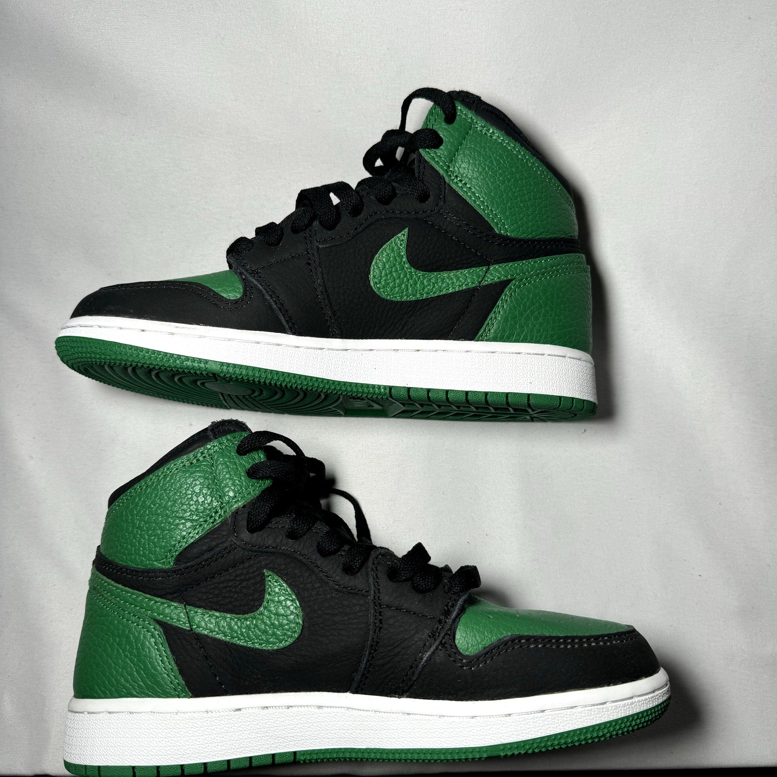 Air Jordan 1 Retro High OG GS Pine Green 2.0 Kids Shoes - Size 4