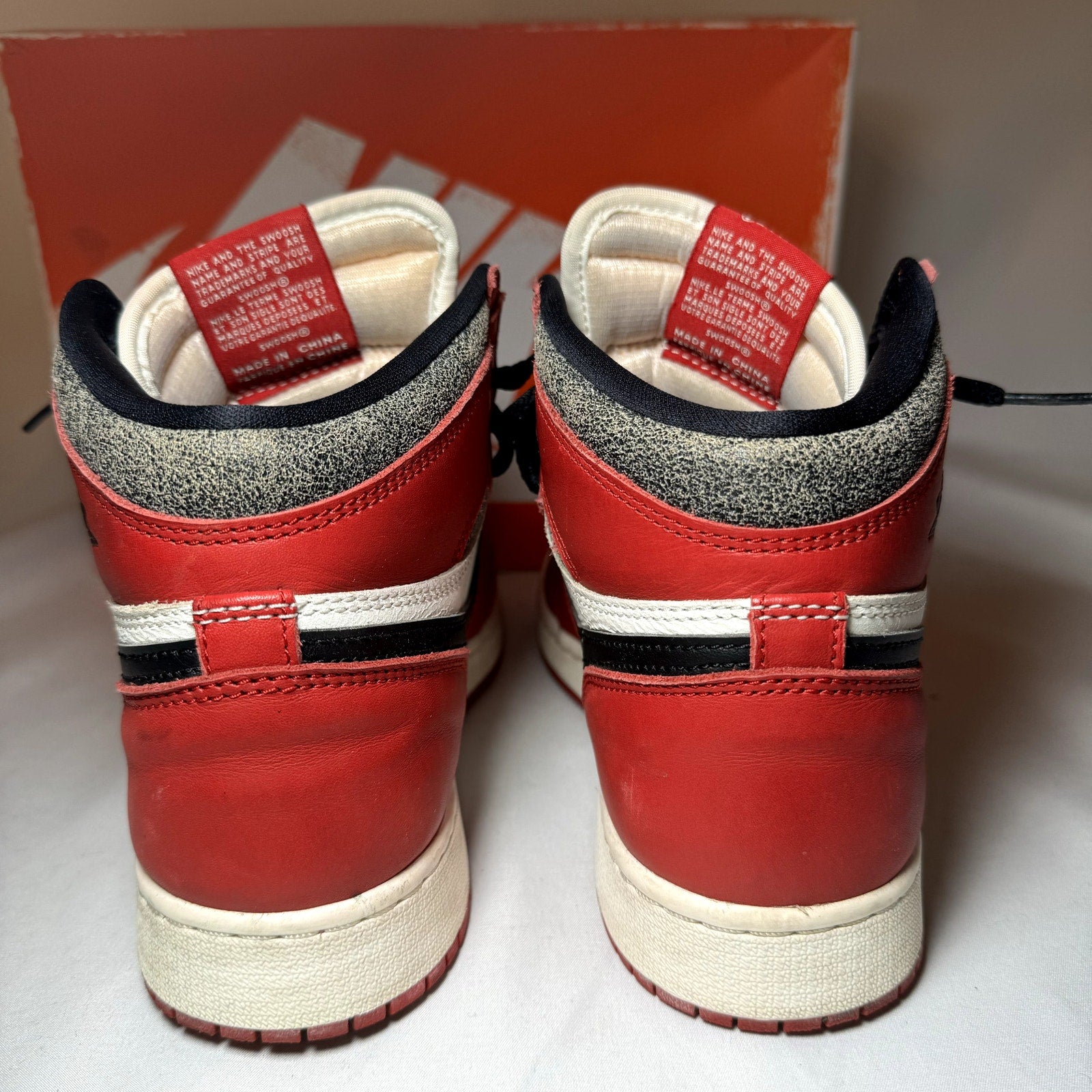 Air Jordan 1 Retro High OG GS Chicago Lost & Found Kids Shoes - Size 7