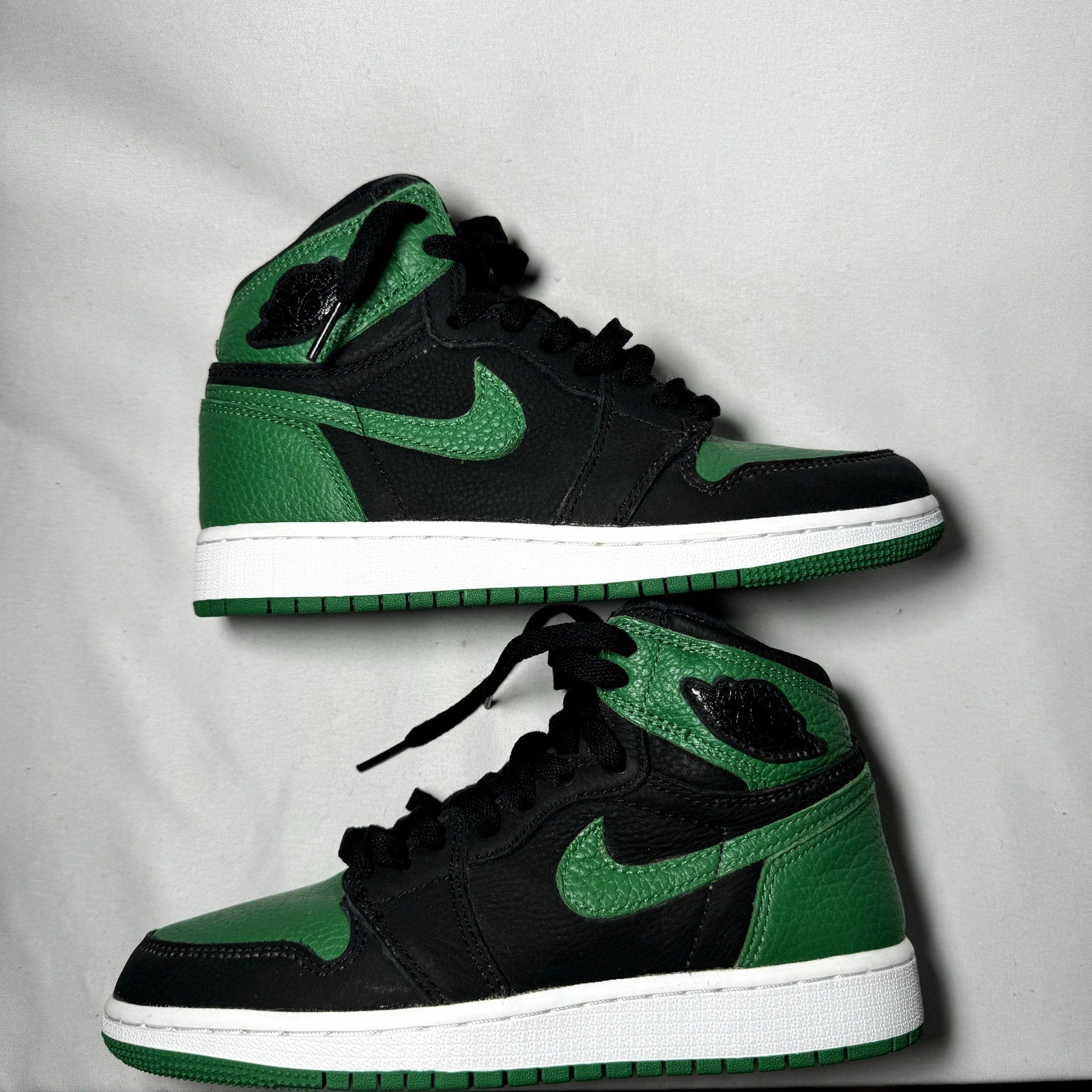 Air Jordan 1 Retro High OG GS Pine Green 2.0 Kids Shoes - Size 4