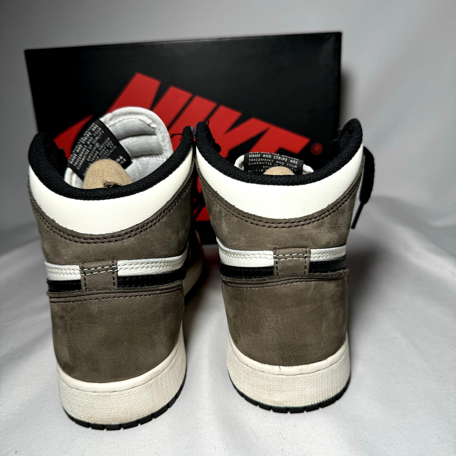 Air Jordan 1 Retro High OG GS Dark Mocha Kids Shoes - Size 7