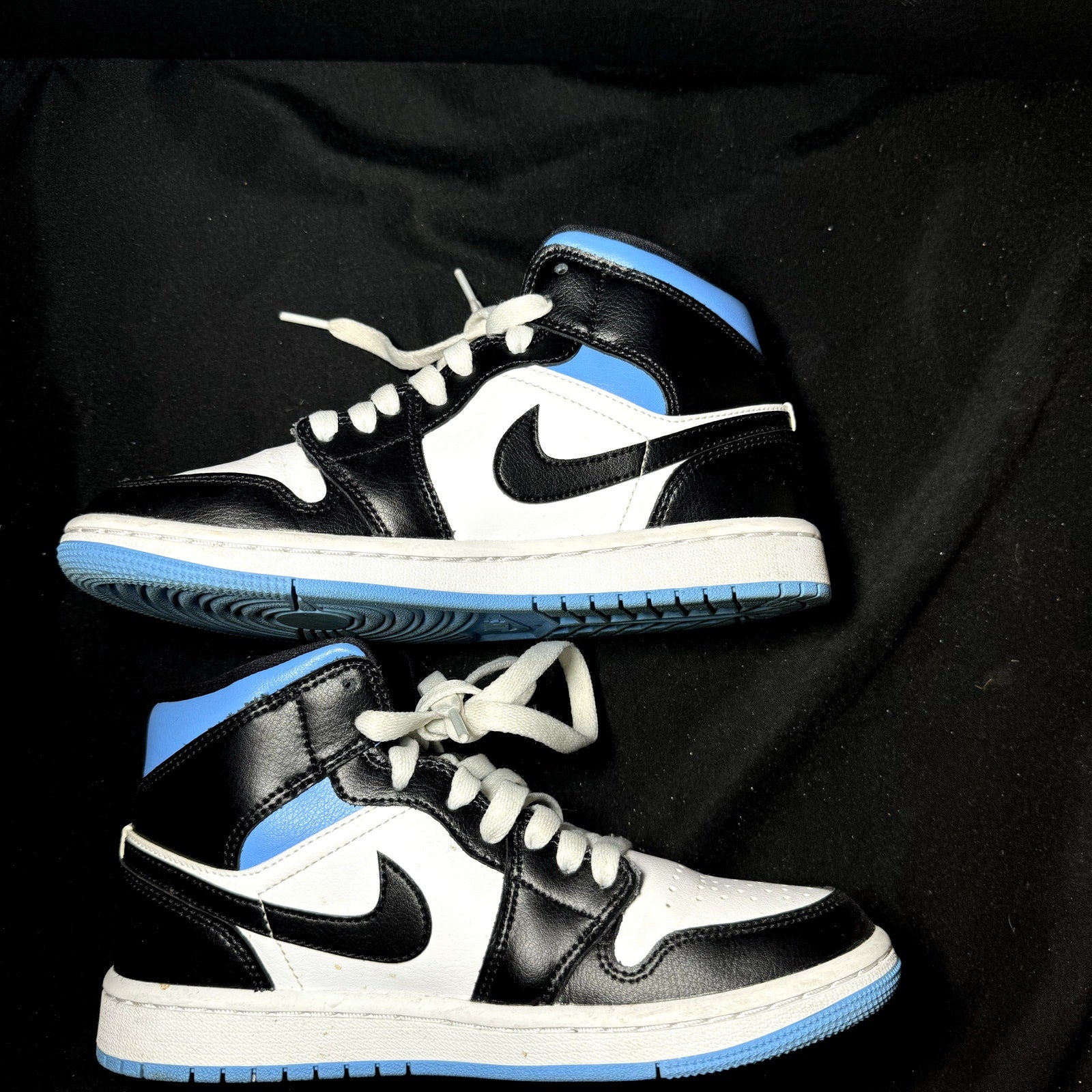 Air Jordan 1 Mid University Blue Women's Shoes - Size 6