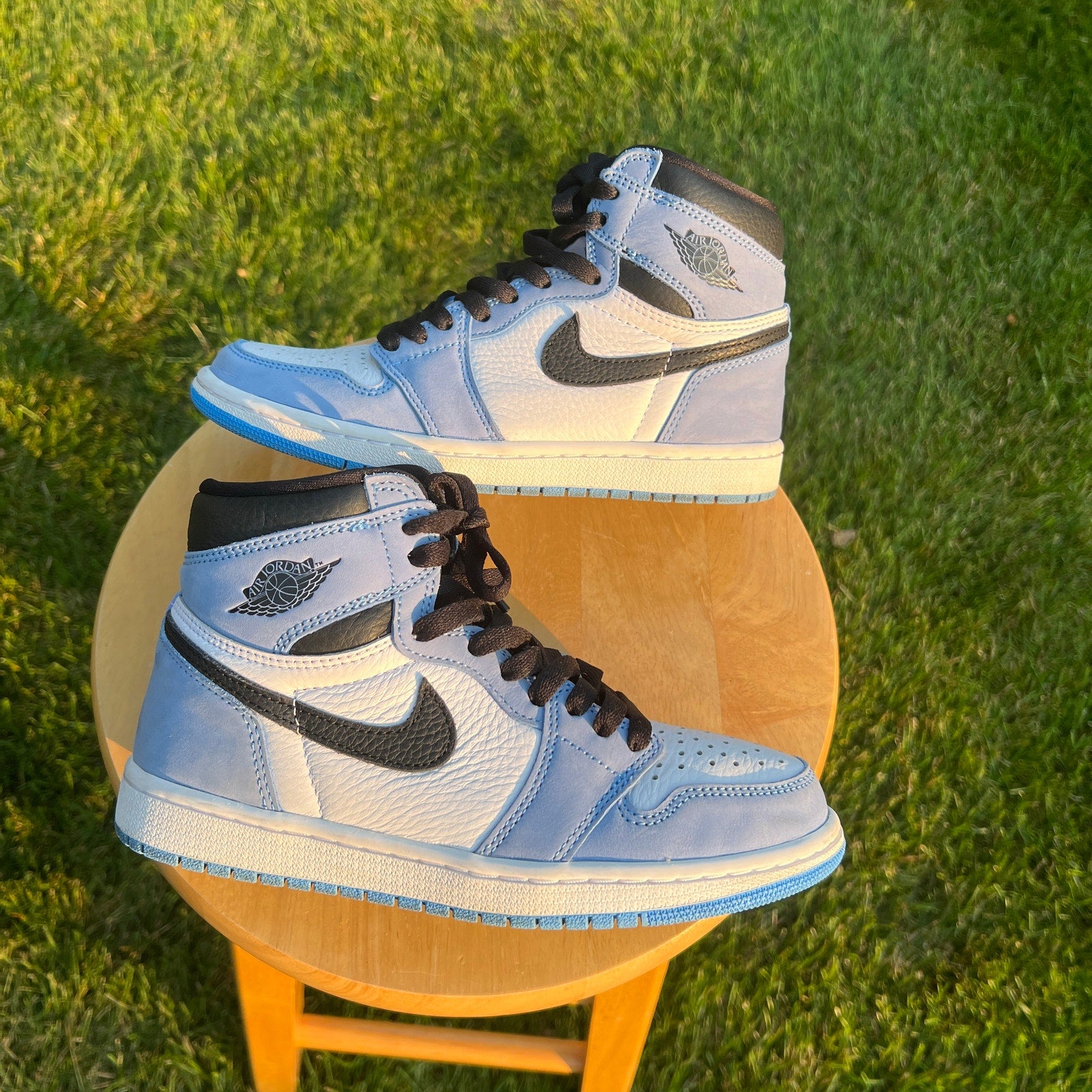 Air Jordan 1 Retro High OG University Blue Kids Shoes - Size 5.5