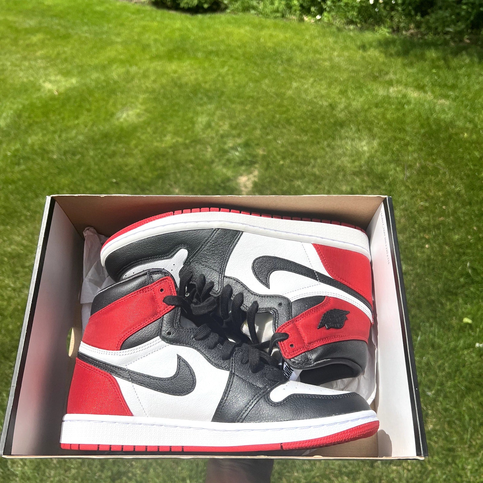 Wmns Air Jordan 1 Retro High Satin Black Toe Women's Shoes - Size 9