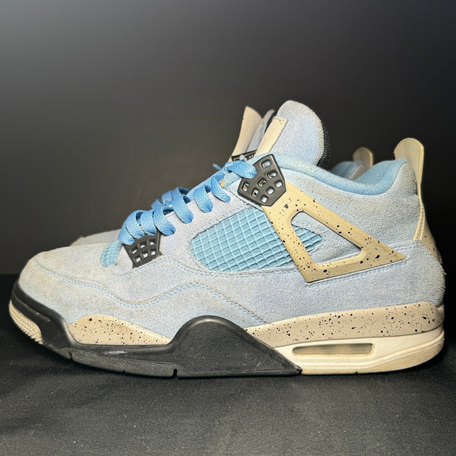 Air Jordan 4 Retro University Blue Men's Shoes - Size 10.5