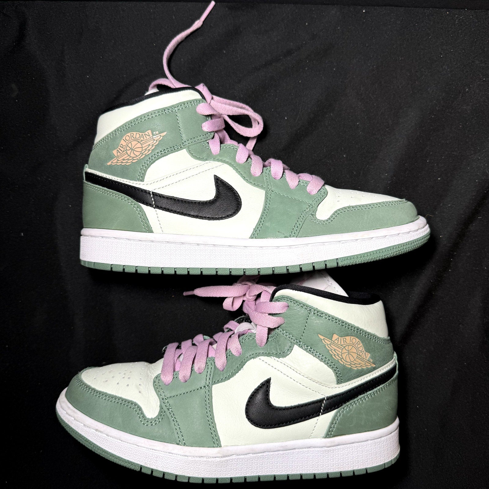 Air Jordan 1 Mid SE Dutch Green Women's Shoes - Size 7.5