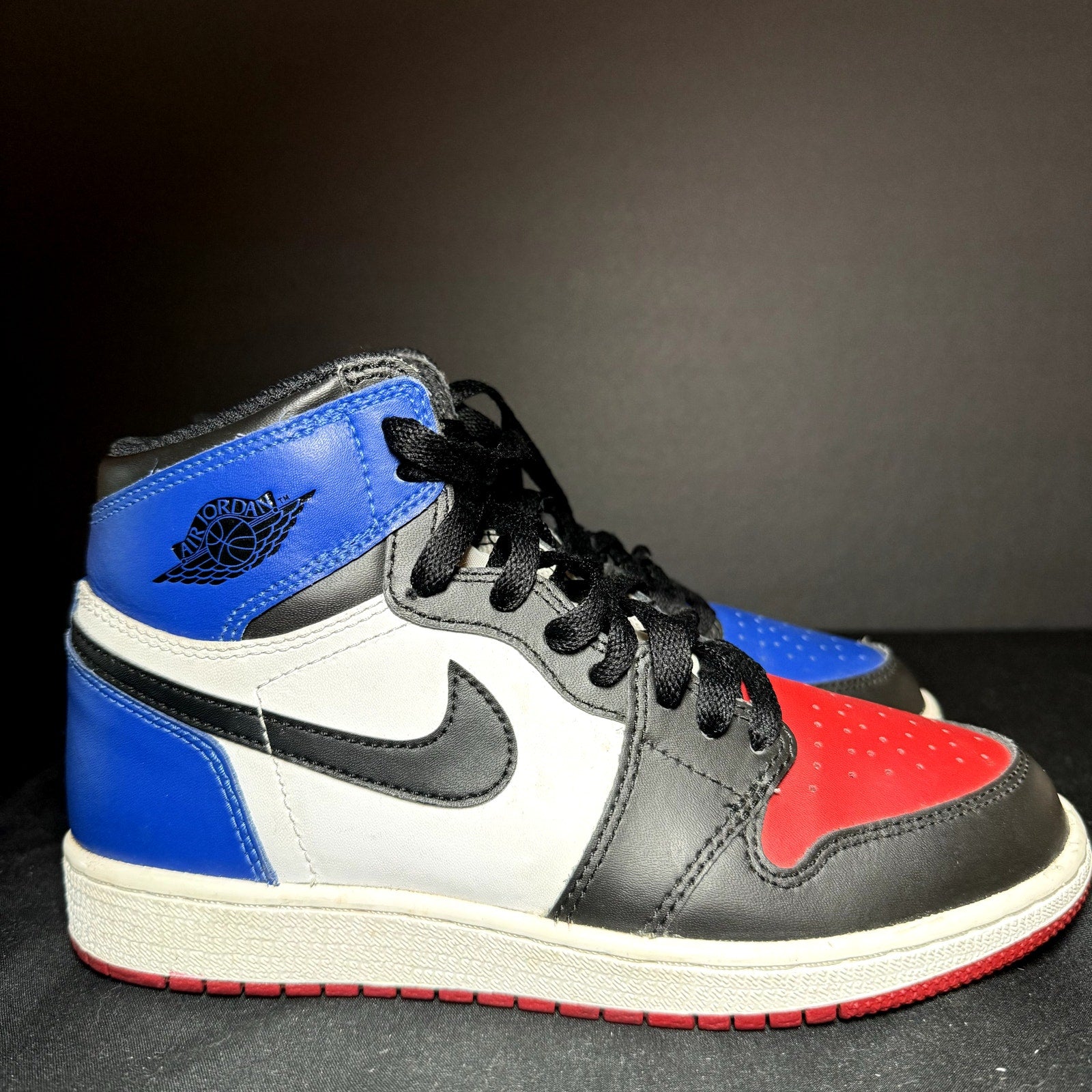 Air Jordan 1 Retro High OG BG Top 3 Kids Shoes - Size 4.5