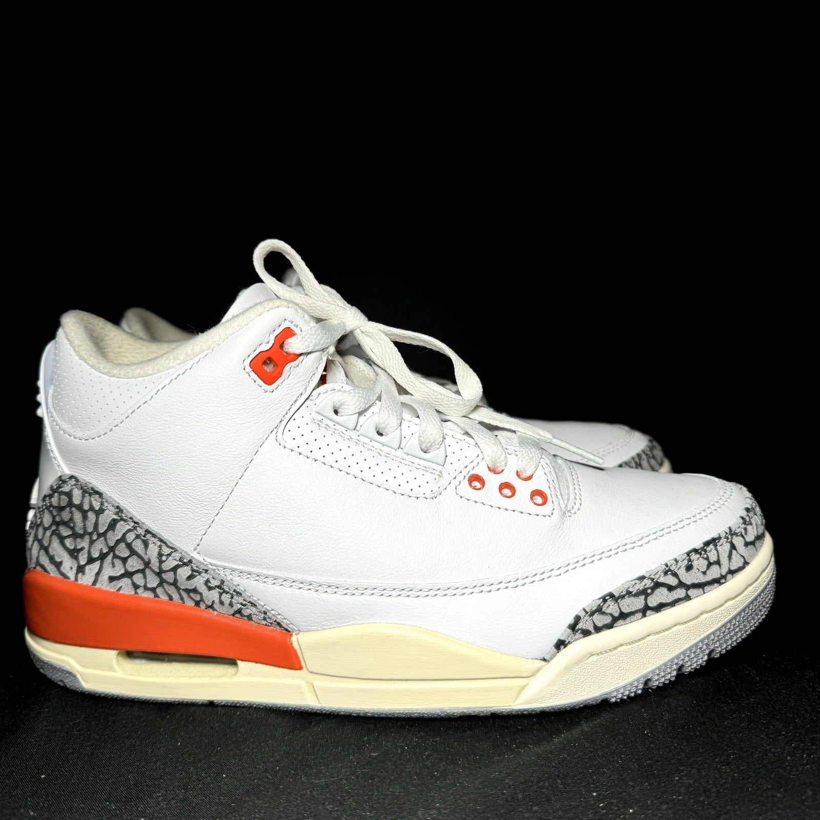 Air Jordan 3 Retro Georgia Peach Women's Shoes - Size 9