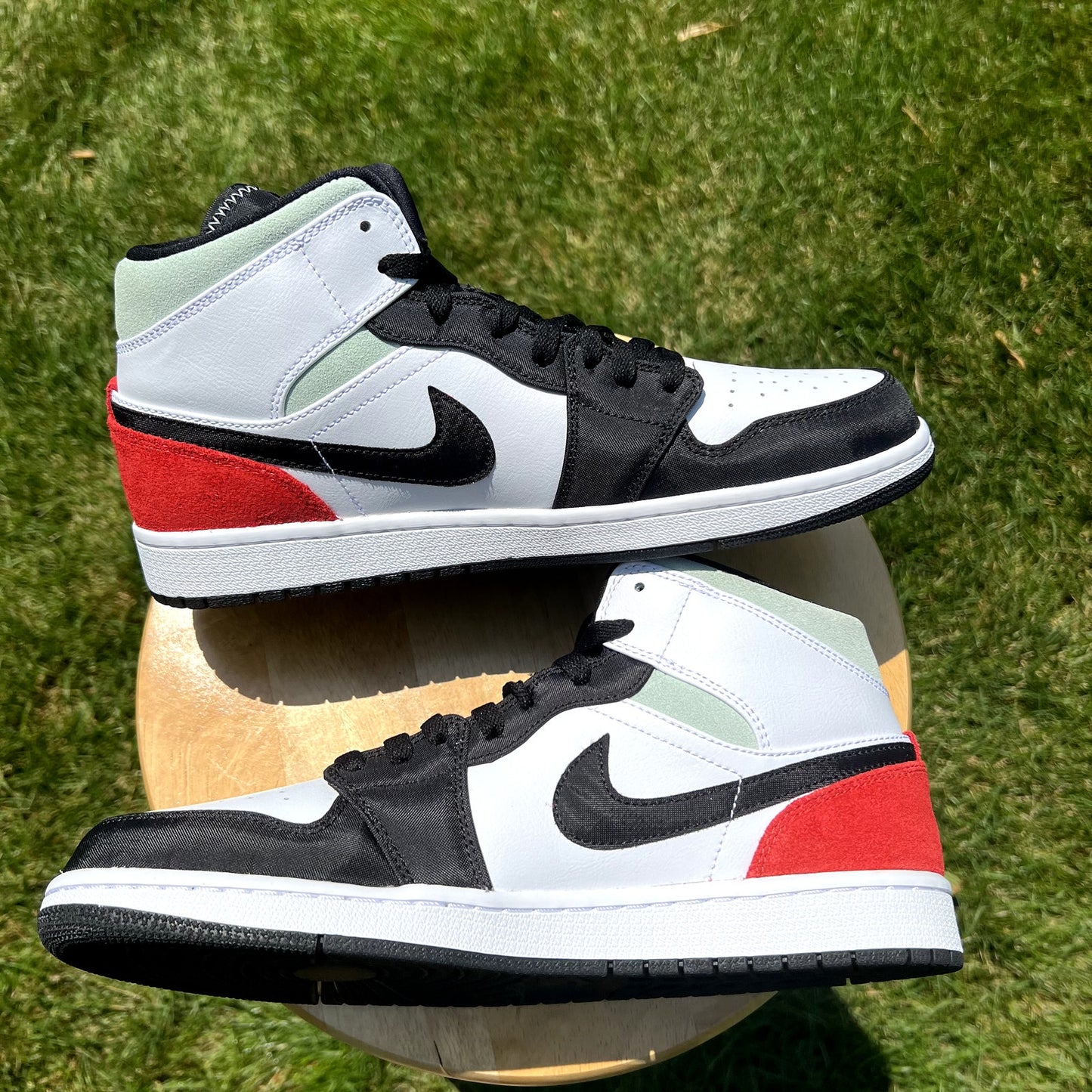 Air Jordan 1 Mid SE Red Black Toe Men's Shoes - Size 11