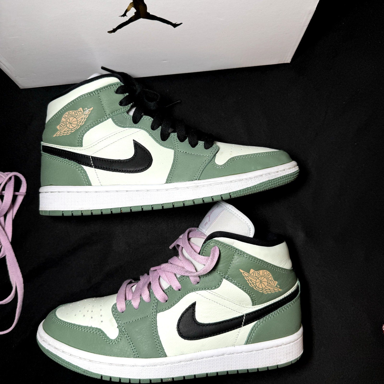 Air Jordan 1 Mid SE Dutch Green Women's Shoes - Size 8.5