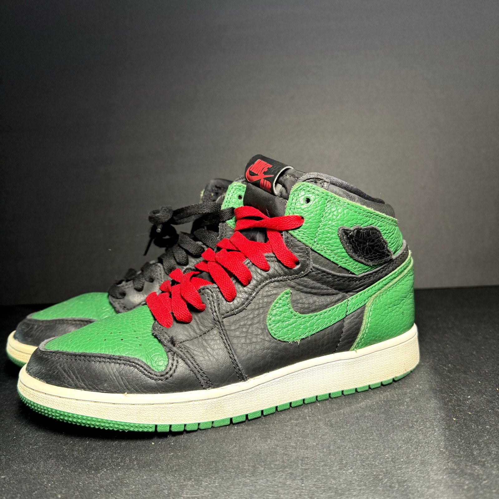 Air Jordan 1 Retro High OG GS Pine Green 2.0 Kids Shoes - Size 5