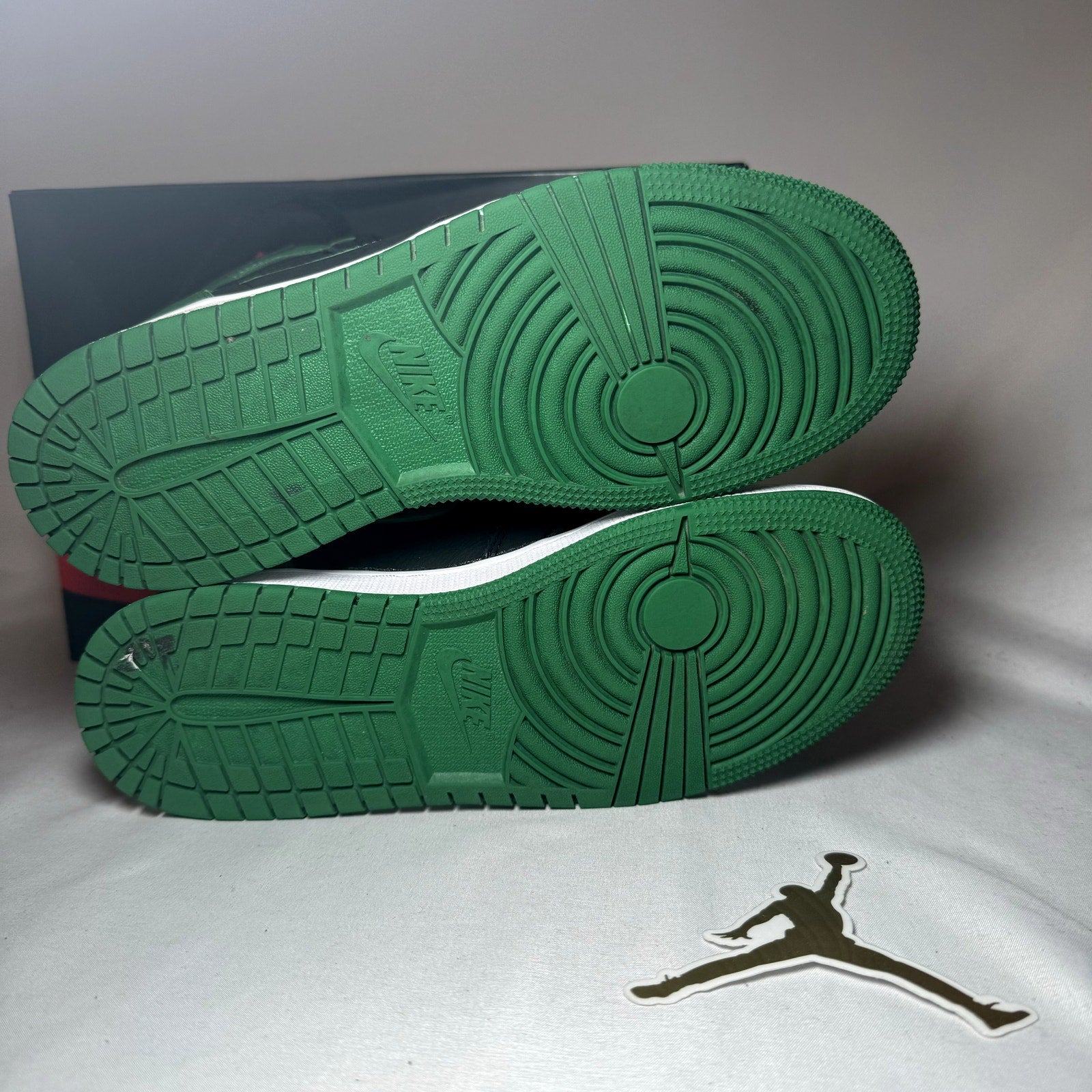 Air Jordan 1 Retro High OG GS Pine Green 2.0 Kids Shoes - Size 5.5