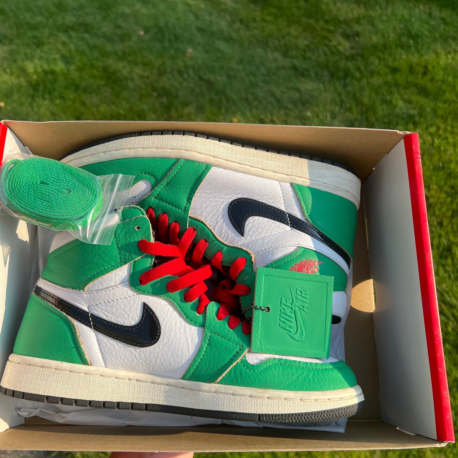 Air Jordan I Retro High OG Lucky Green Women's Shoes - Size 8