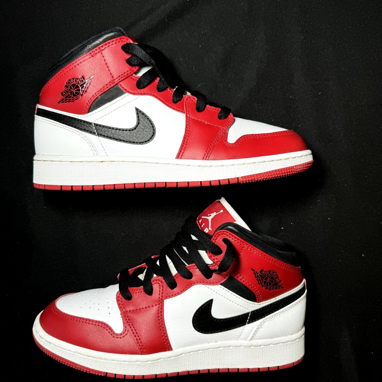 Air Jordan 1 Mid GS Chicago Kids Shoes- Size 5.5