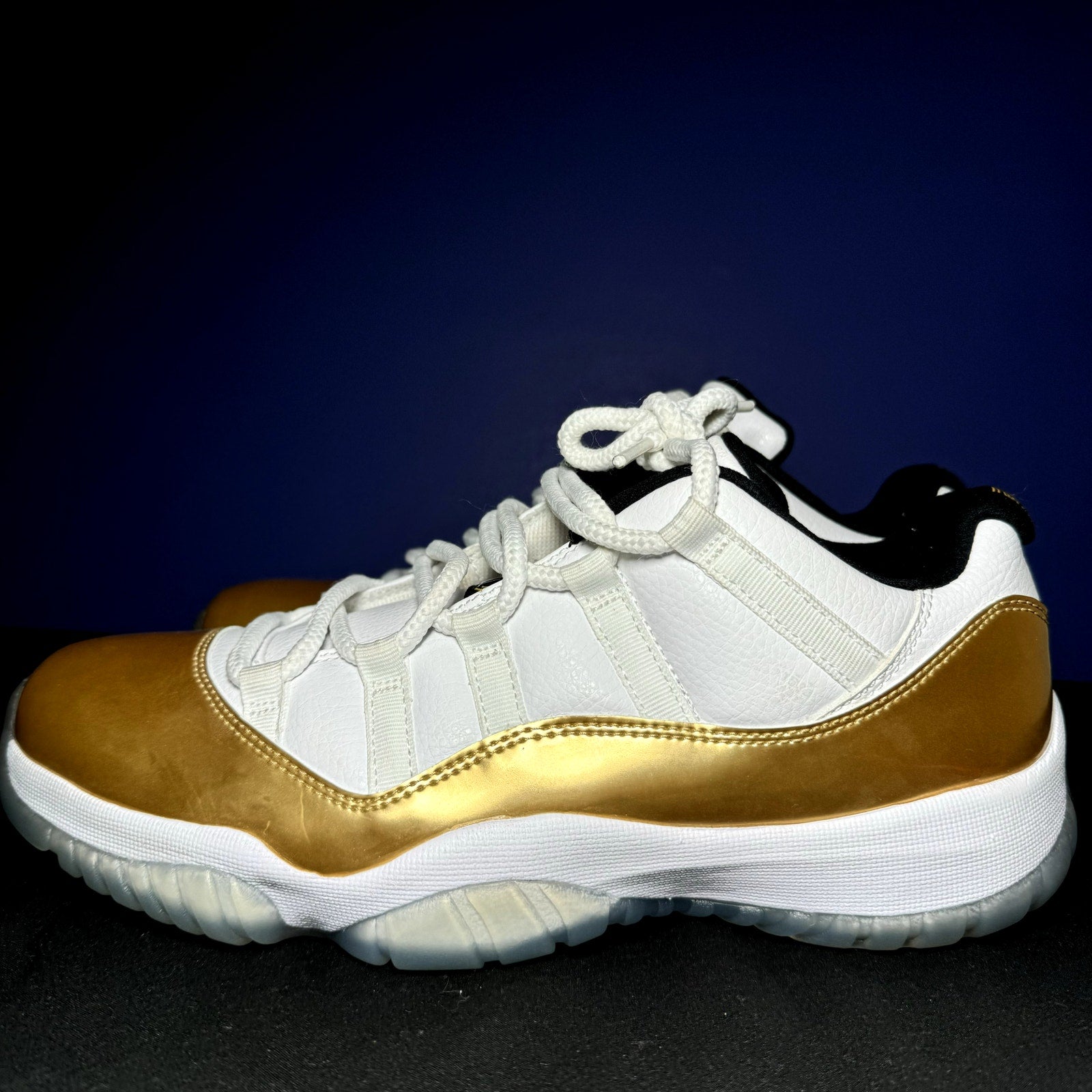 Air Jordan 11 Retro Low Closing Ceremony Men's Shoes - Size 9