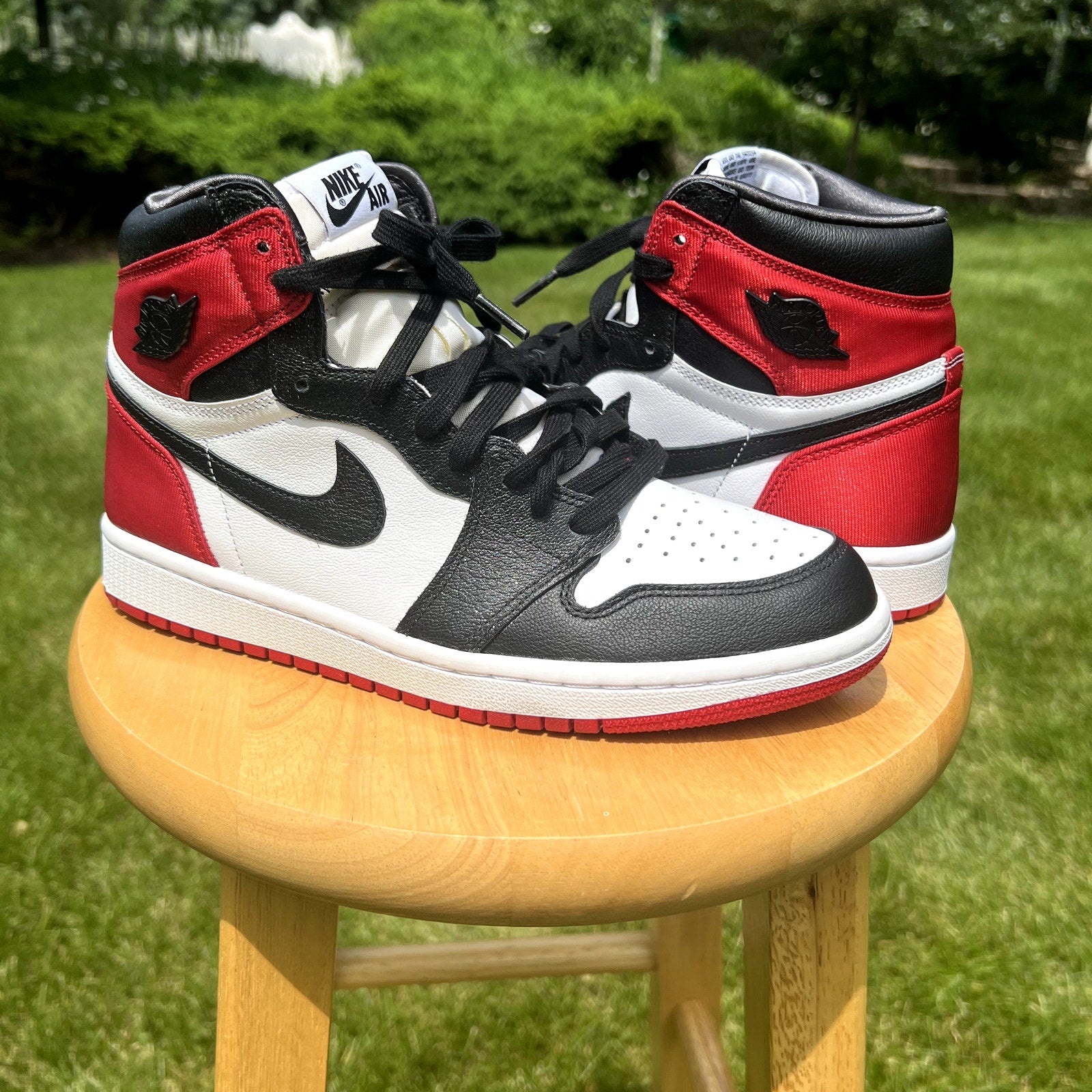 Wmns Air Jordan 1 Retro High Satin Black Toe Women's Shoes - Size 9