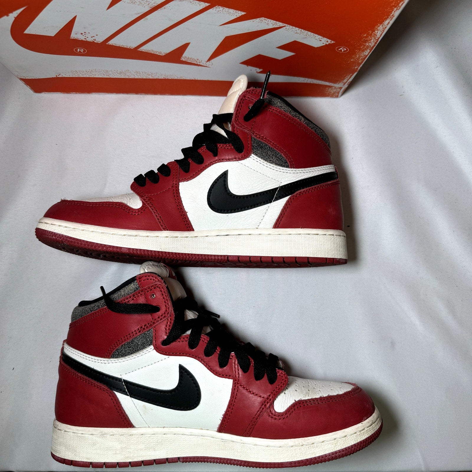 Air Jordan 1 Retro High OG GS Chicago Lost & Found Kids Shoes - Size 7