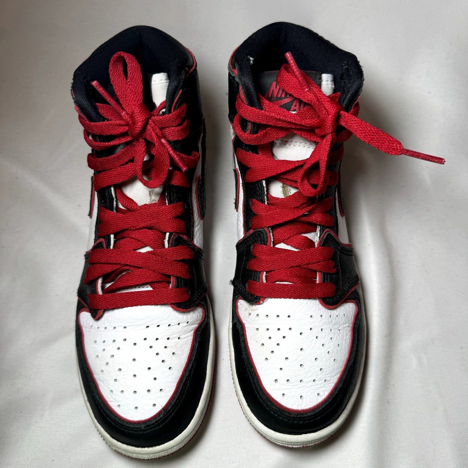 Air Jordan 1 Retro High OG BG Bloodline Kids Shoes - Size 5