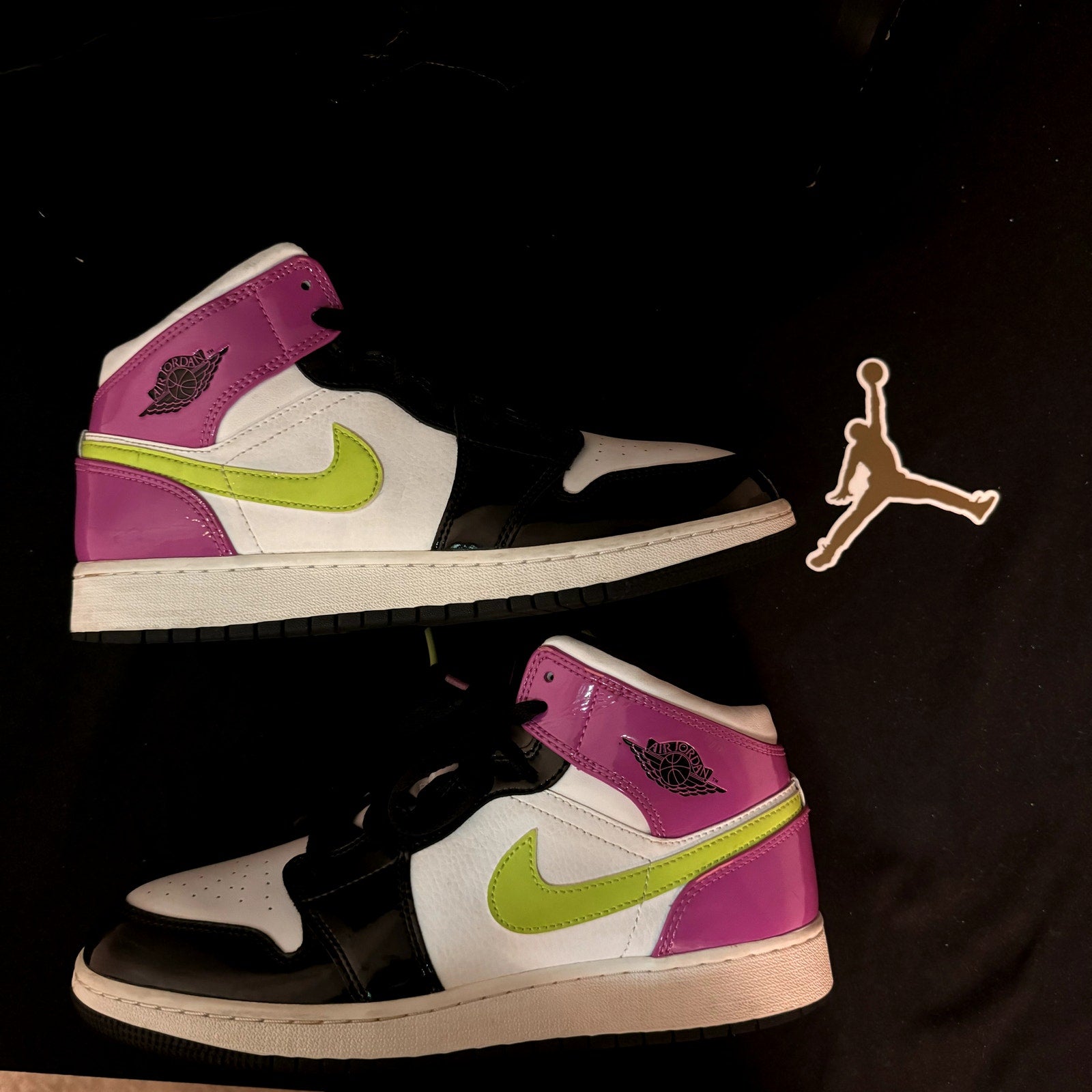 Air Jordan 1 Mid SE GS Cyber Active Fuchsia Kids Shoes - Size 7