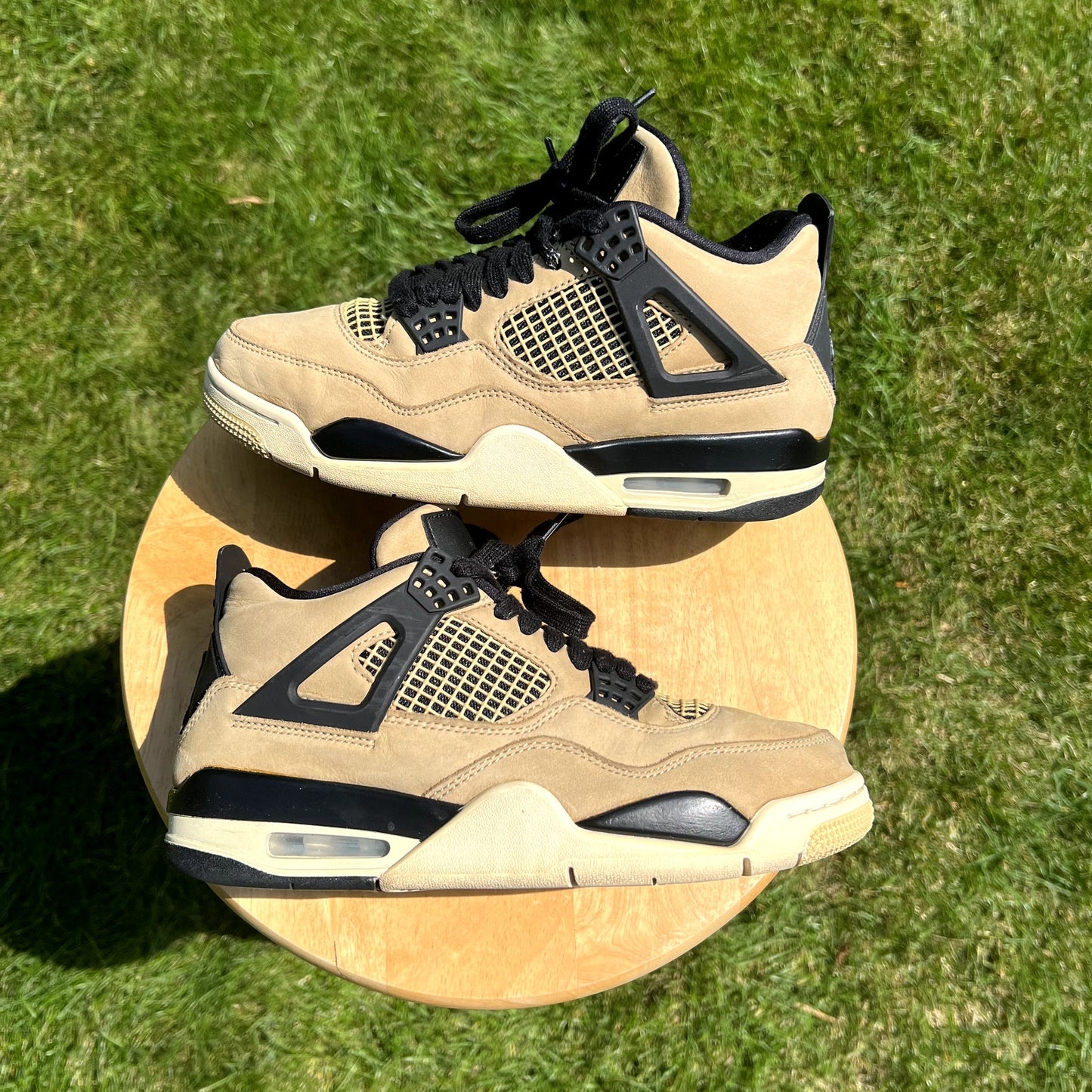 Wmns Air Jordan 4 Retro Mushroom Women's Shoes - Size 7.5