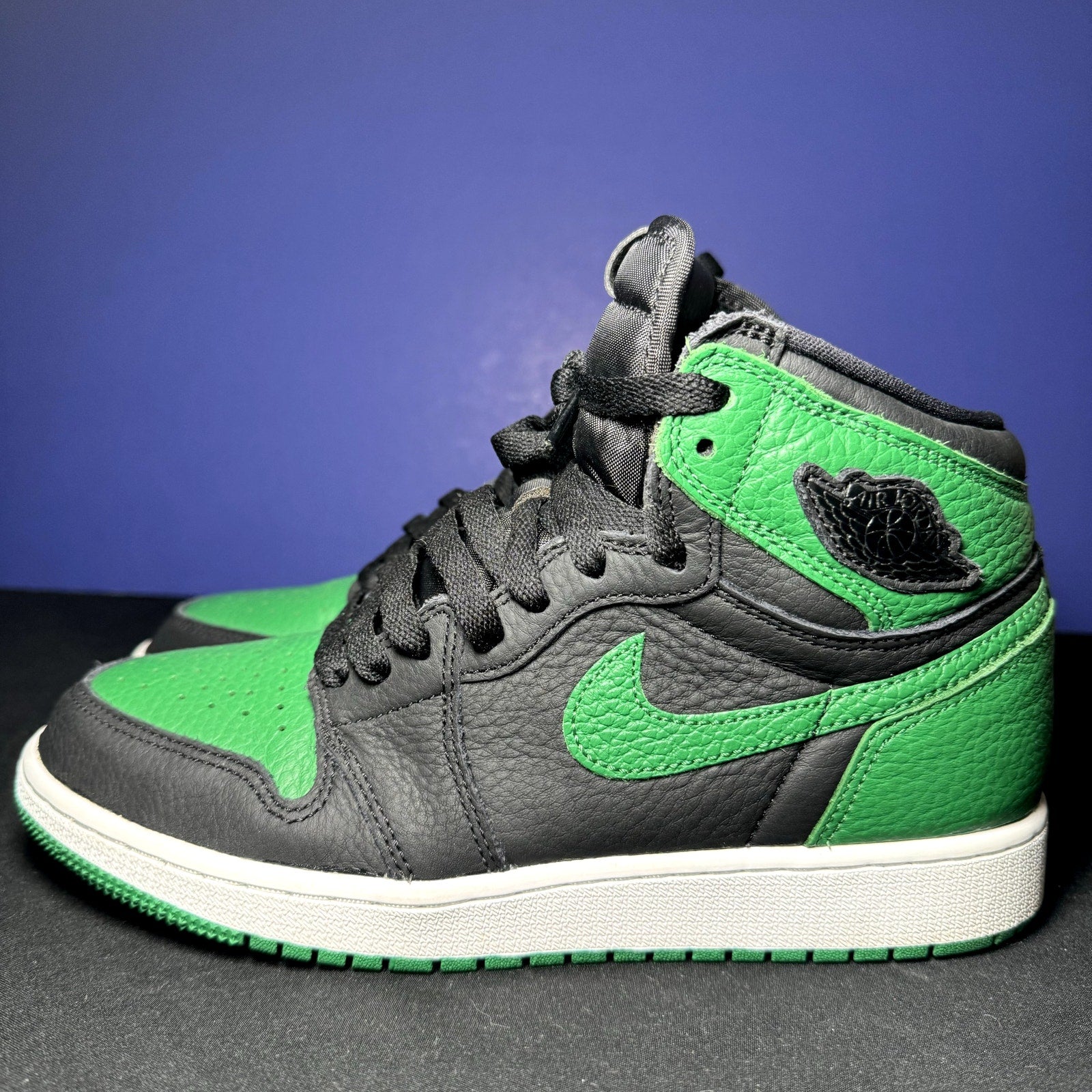 Air Jordan 1 Retro High OG GS Pine Green 2.0 Kids Shoes - Size 5.5