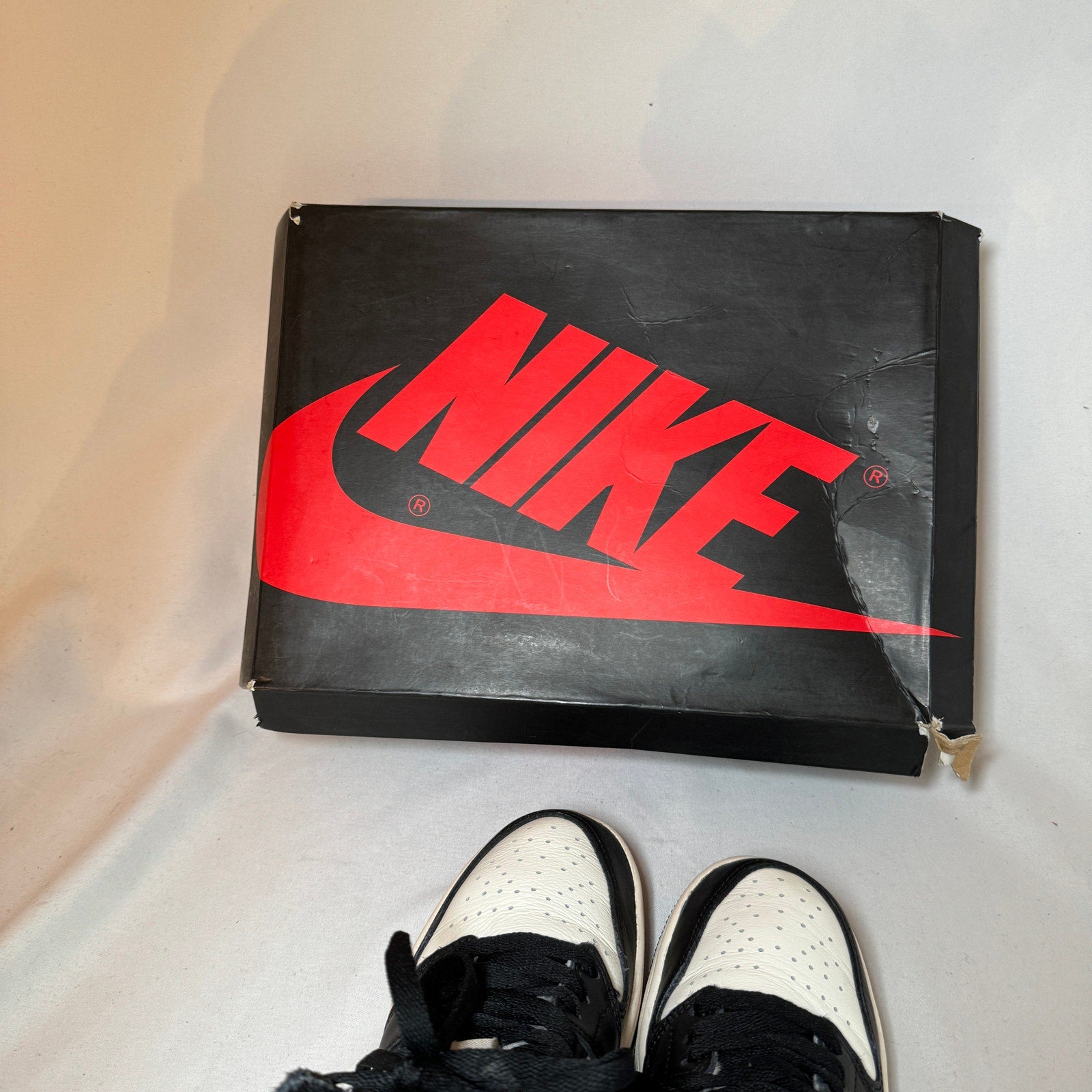 Nike Air Jordan 1 Retro High OG GS Dark Mocha Kids Shoes - Size 5