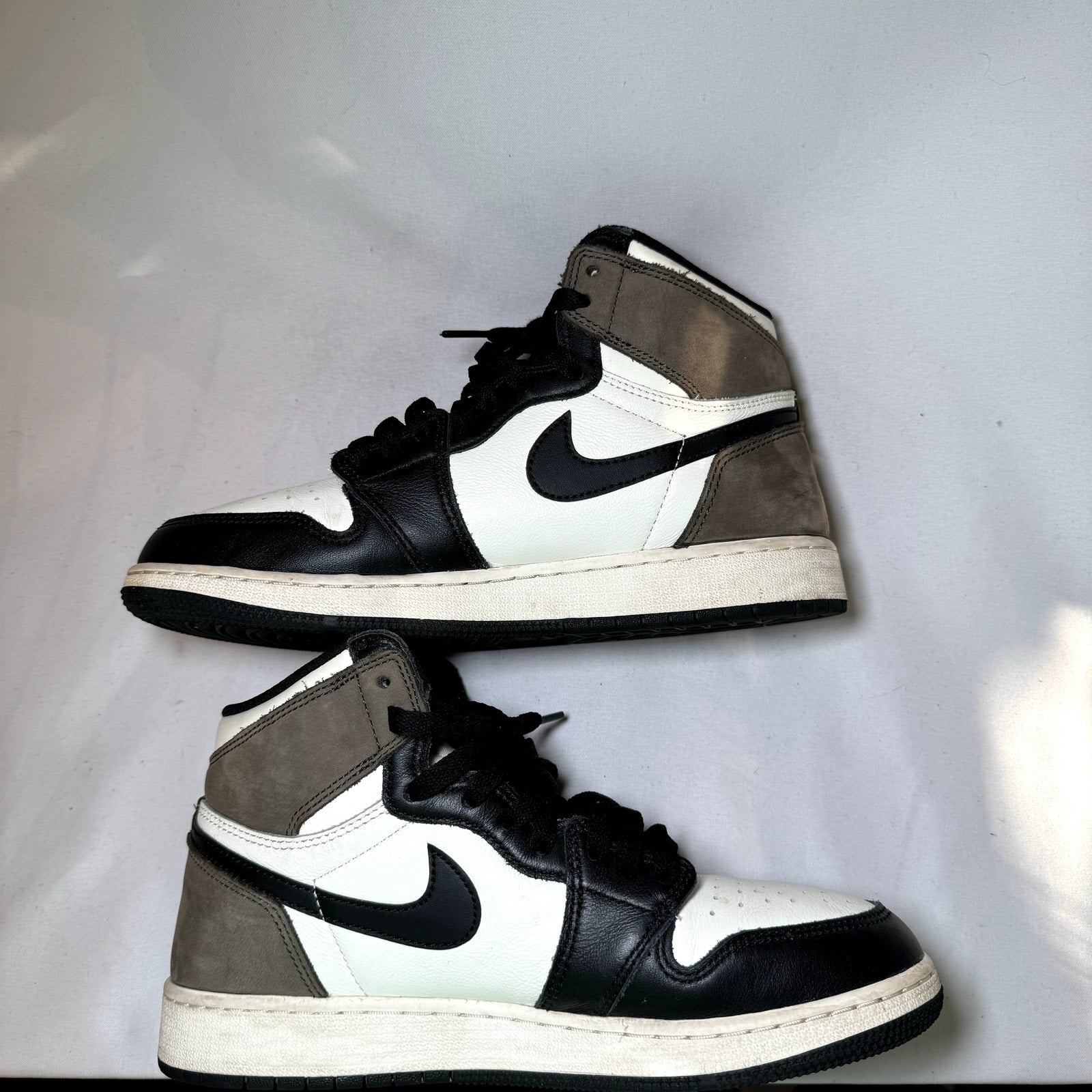 Air Jordan 1 Retro High OG GS Dark Mocha Kids Shoes - Size 7