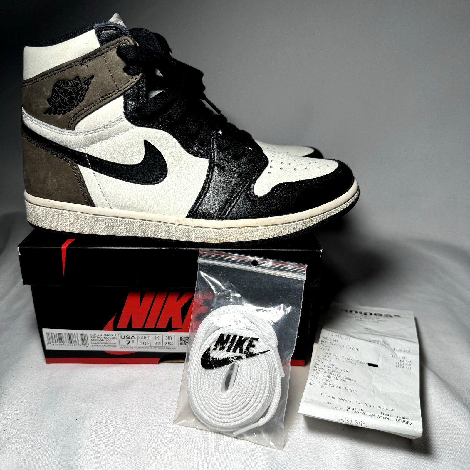 Air Jordan 1 Retro High OG Dark Mocha Men's Shoes - Size 7.5