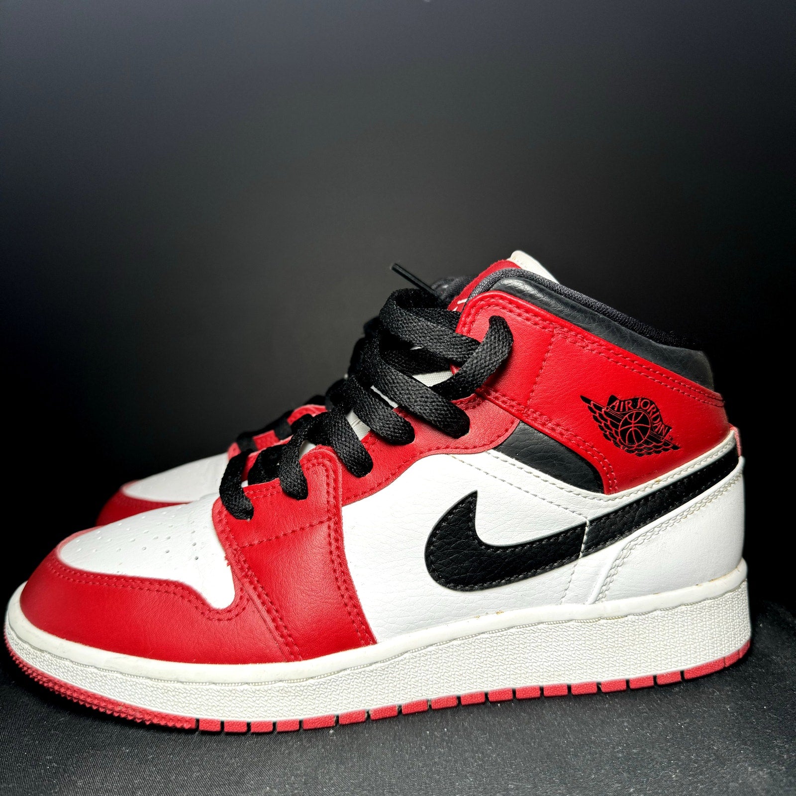 Air Jordan 1 Mid GS Chicago Kids Shoes- Size 5.5