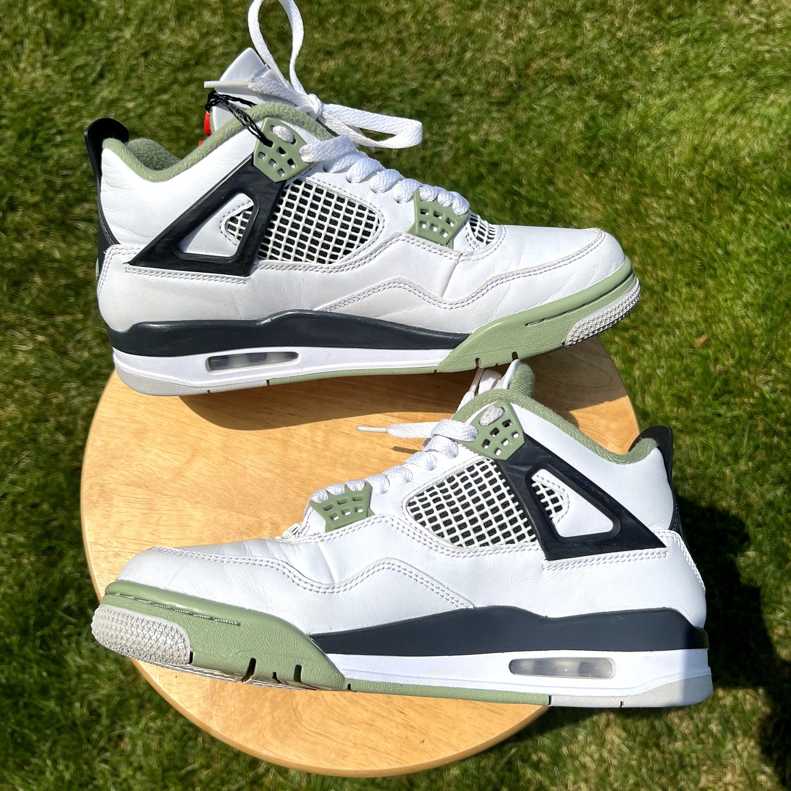 Air Jordan 4 Retro Seafoam Women's Shoes - Size 9.5