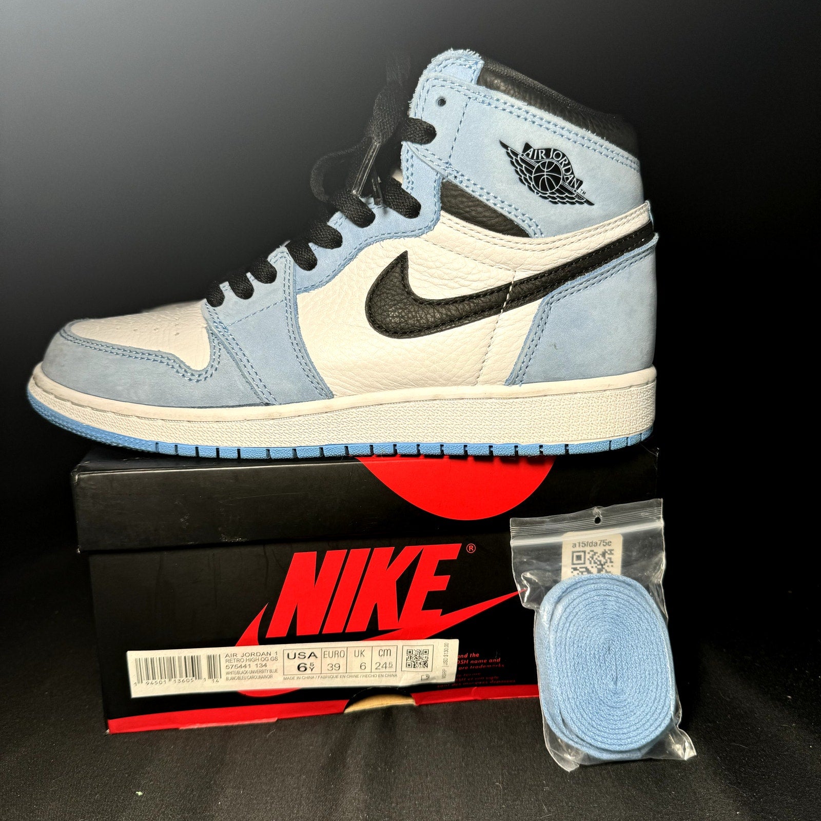 Air Jordan 1 Retro High OG GS University Blue Kids Shoes - Size 6.5