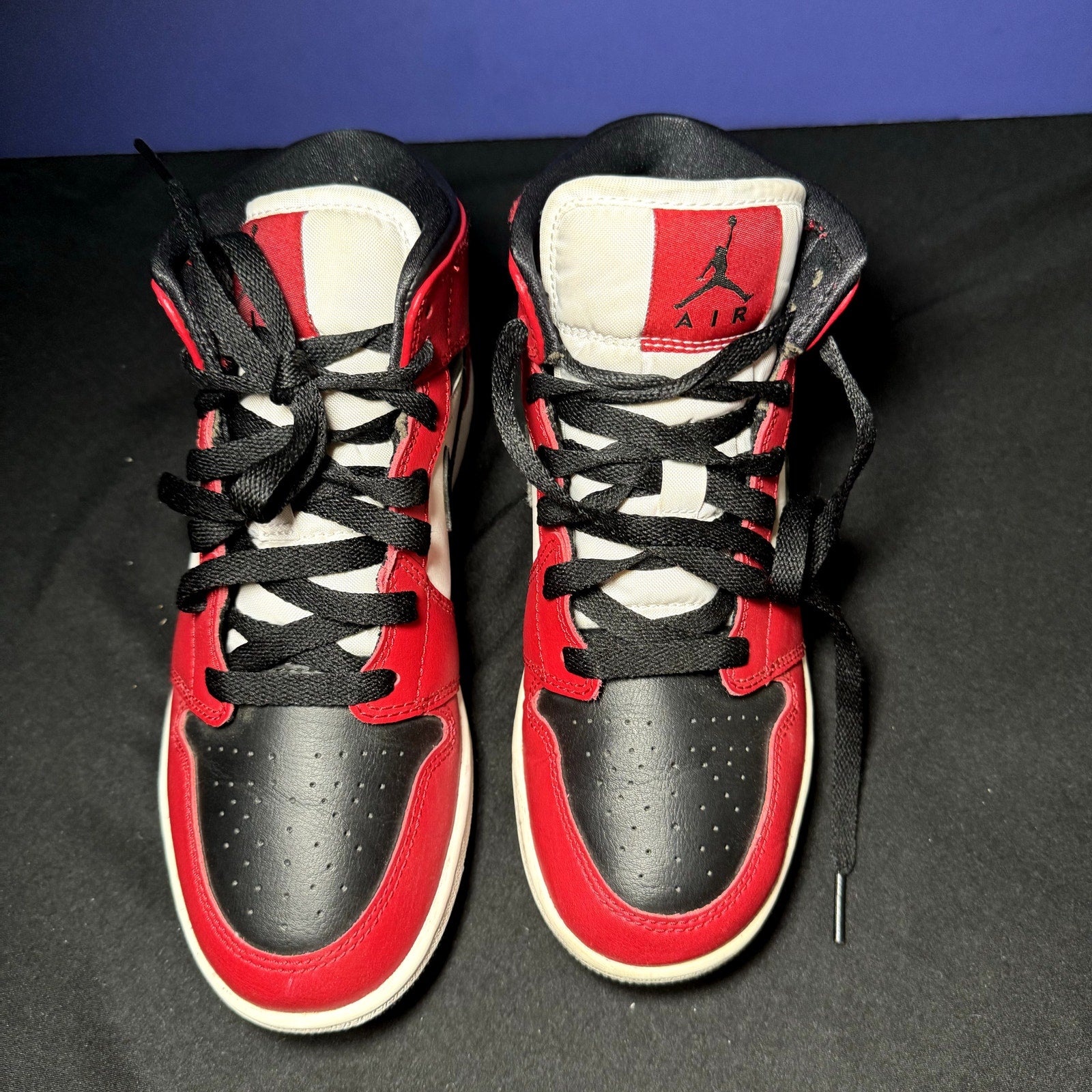 Air Jordan 1 Mid GS Chicago Black Toe Kids Shoes - Size 4.5