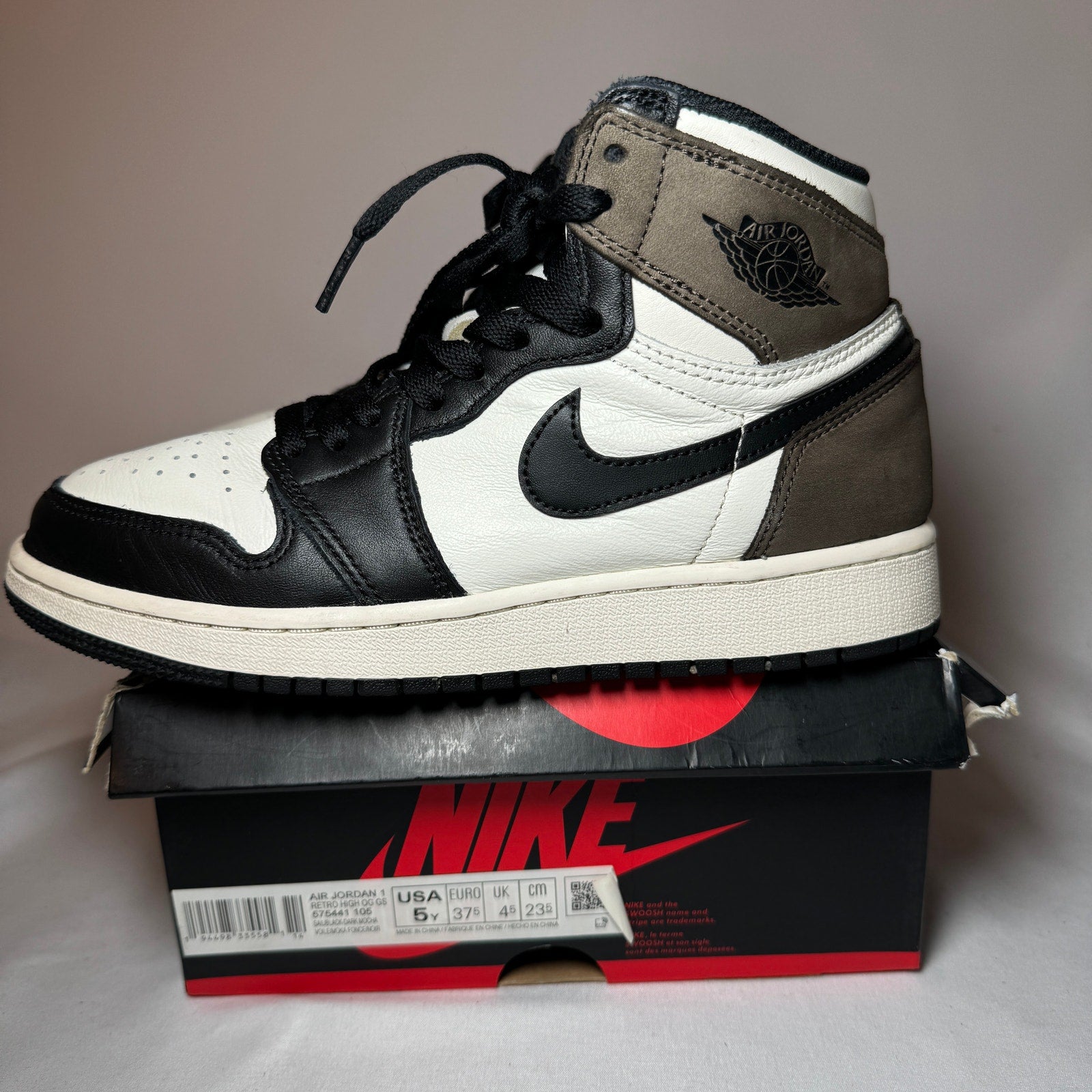 Nike Air Jordan 1 Retro High OG GS Dark Mocha Kids Shoes - Size 5