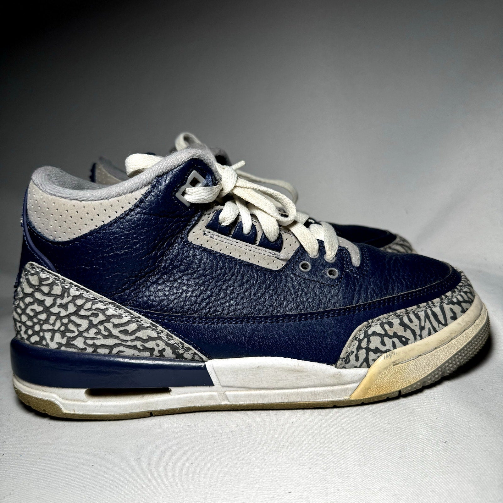 Air Jordan 3 Retro GS Georgetown Kids Shoes - Size 6