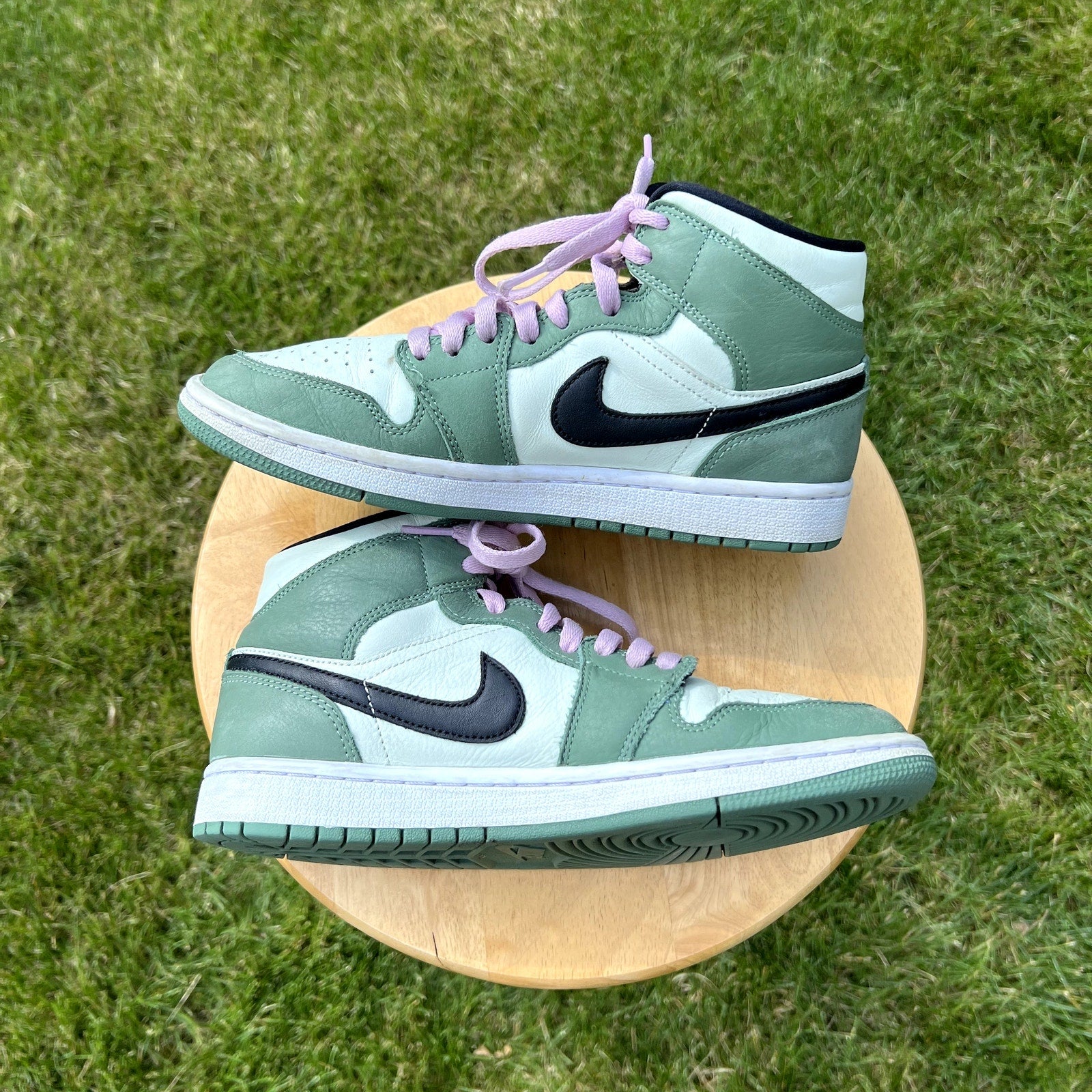 Air Jordan 1 Mid SE Dutch Green Women's Shoes - Size 8.5