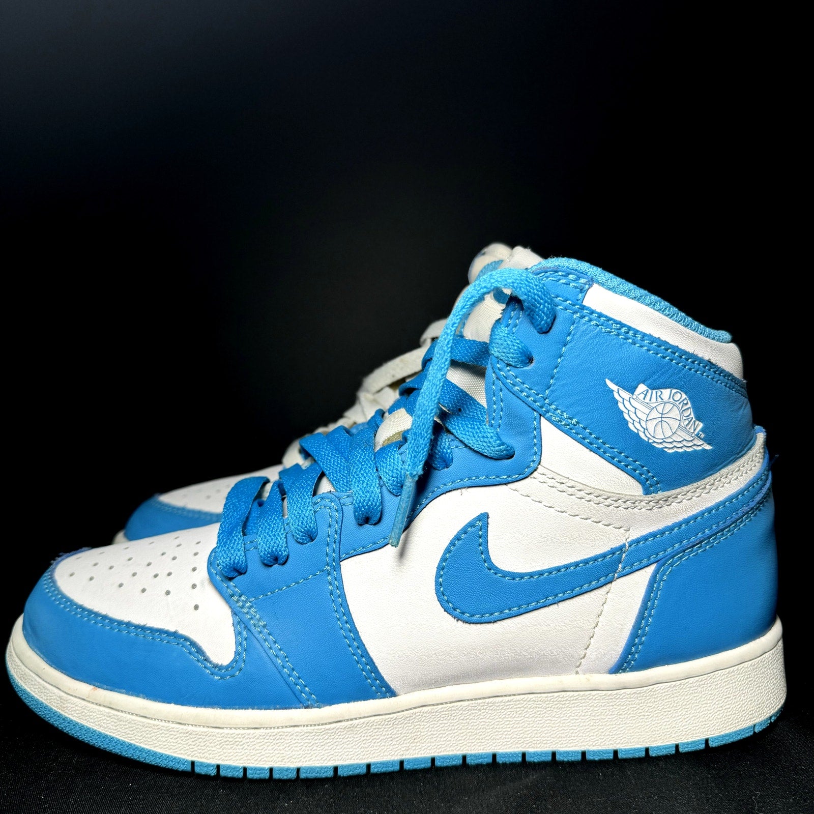 Air Jordan 1 Retro High OG BG UNC Kids Shoes - Size 6