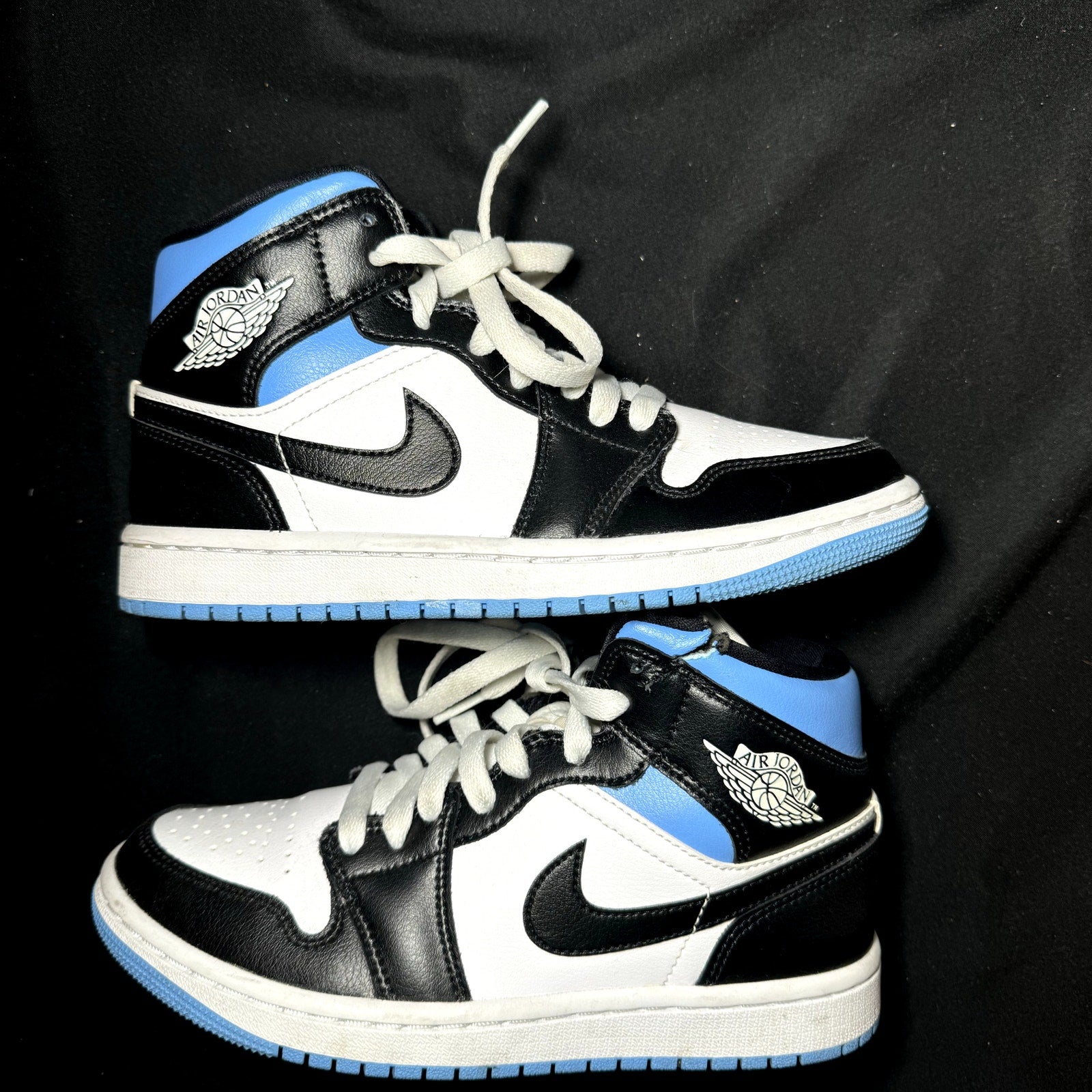 Air Jordan 1 Mid University Blue Women's Shoes - Size 6