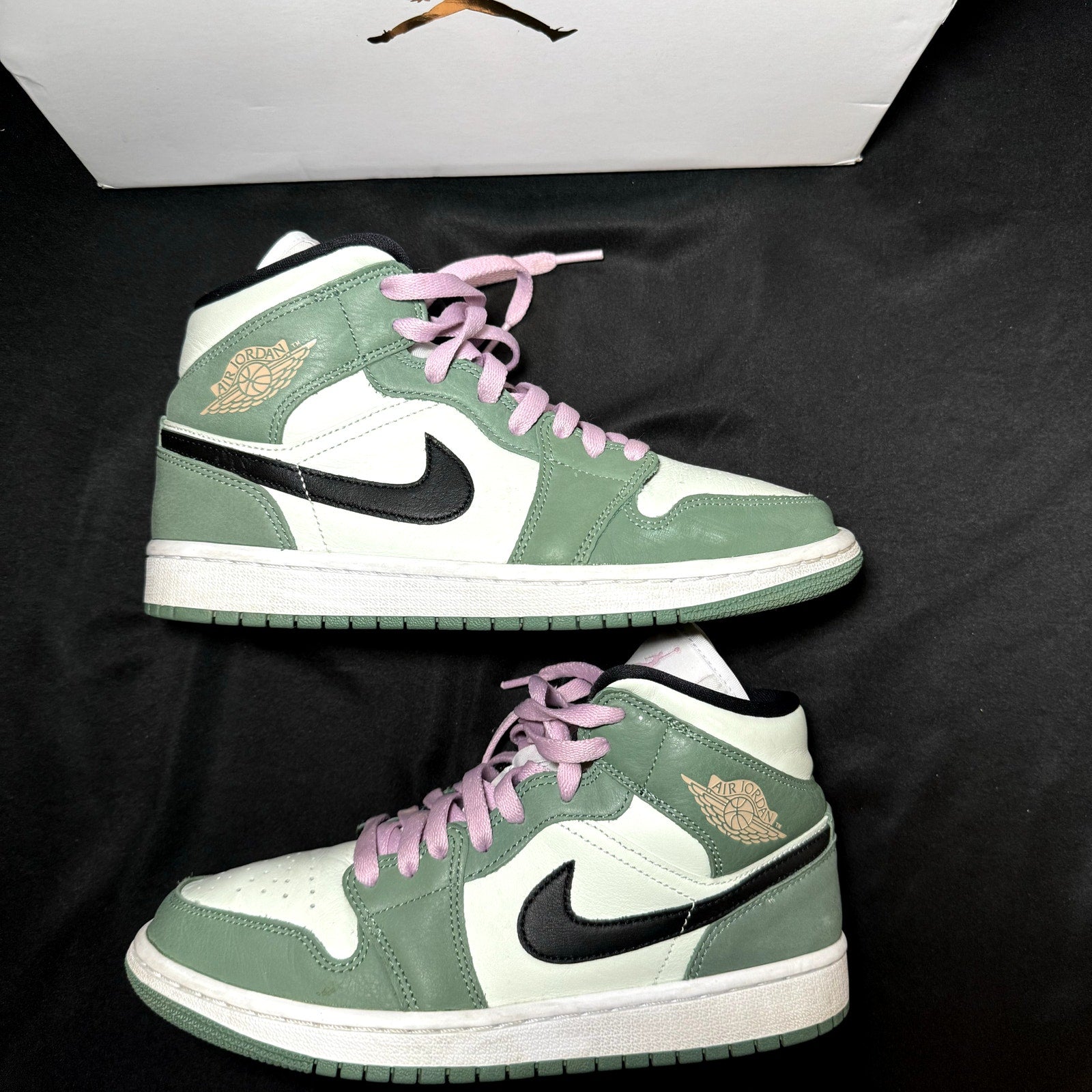 Air Jordan 1 Mid SE Dutch Green Women's Shoes - Size 8.5