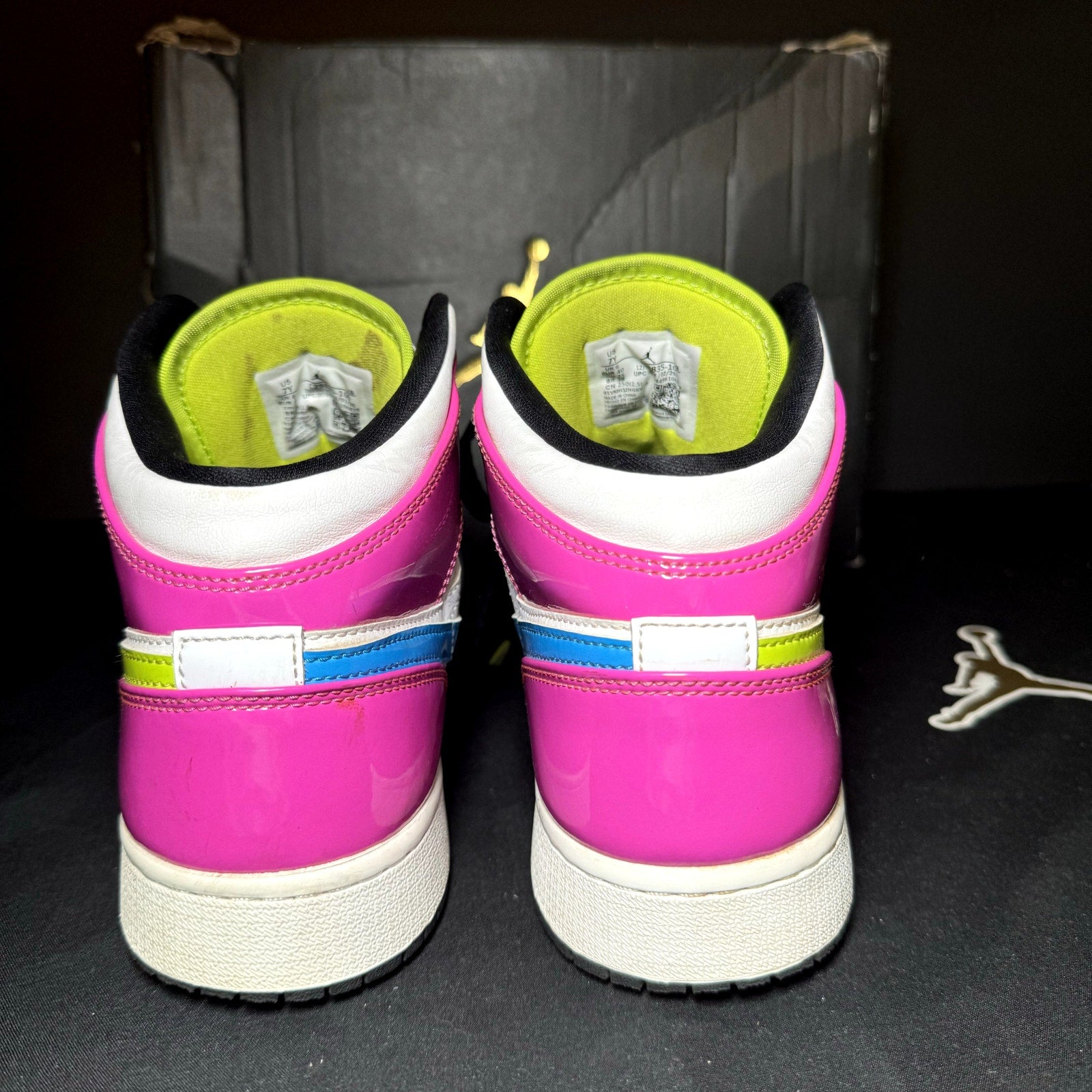 Air Jordan 1 Mid SE GS Cyber Active Fuchsia Kids Shoes - Size 7