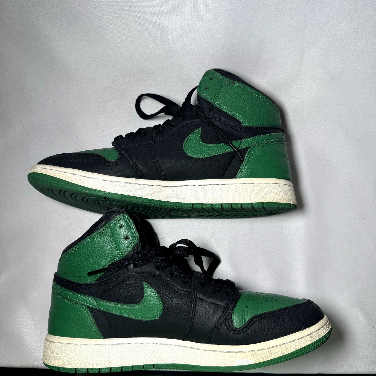 Air Jordan 1 Retro High OG GS Pine Green 2.0 Kids Shoes - Size 7