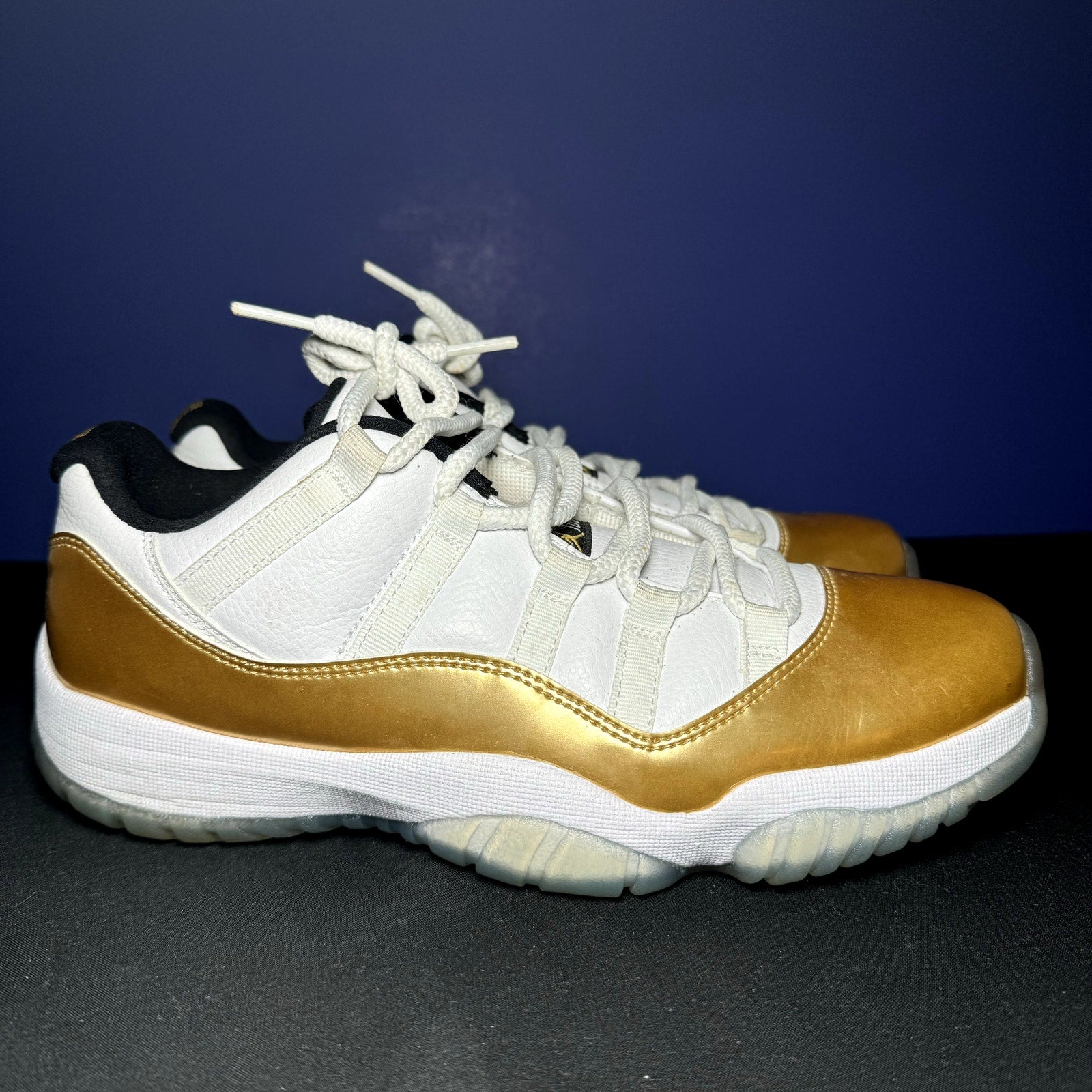 Air Jordan 11 Retro Low Closing Ceremony Men's Shoes - Size 8.5