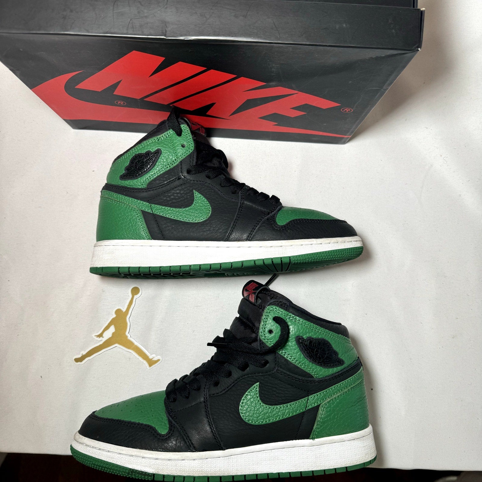 Air Jordan 1 Retro High OG GS Pine Green 2.0 Kids Shoes - Size 5.5