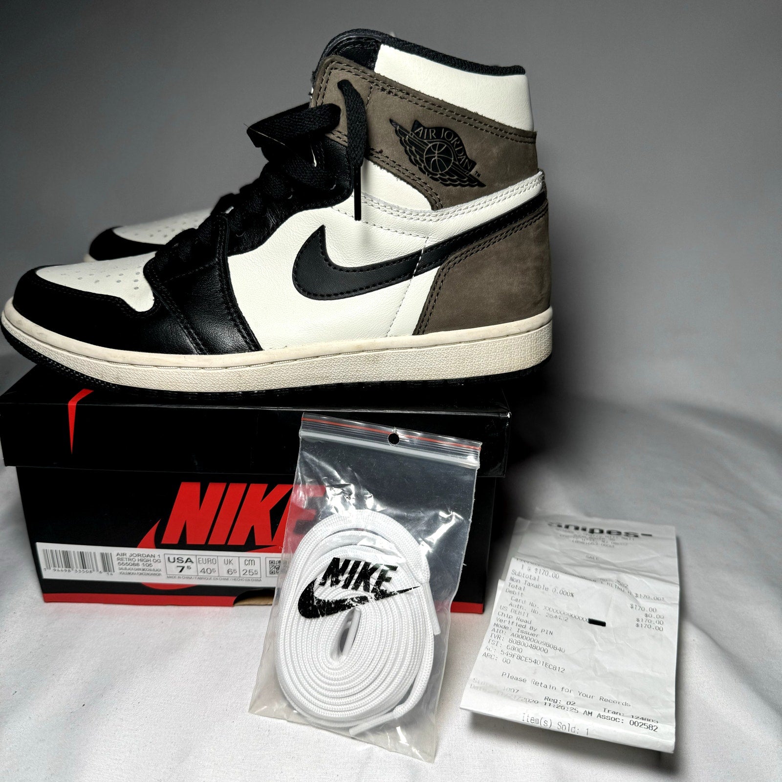 Air Jordan 1 Retro High OG Dark Mocha Men's Shoes - Size 7.5