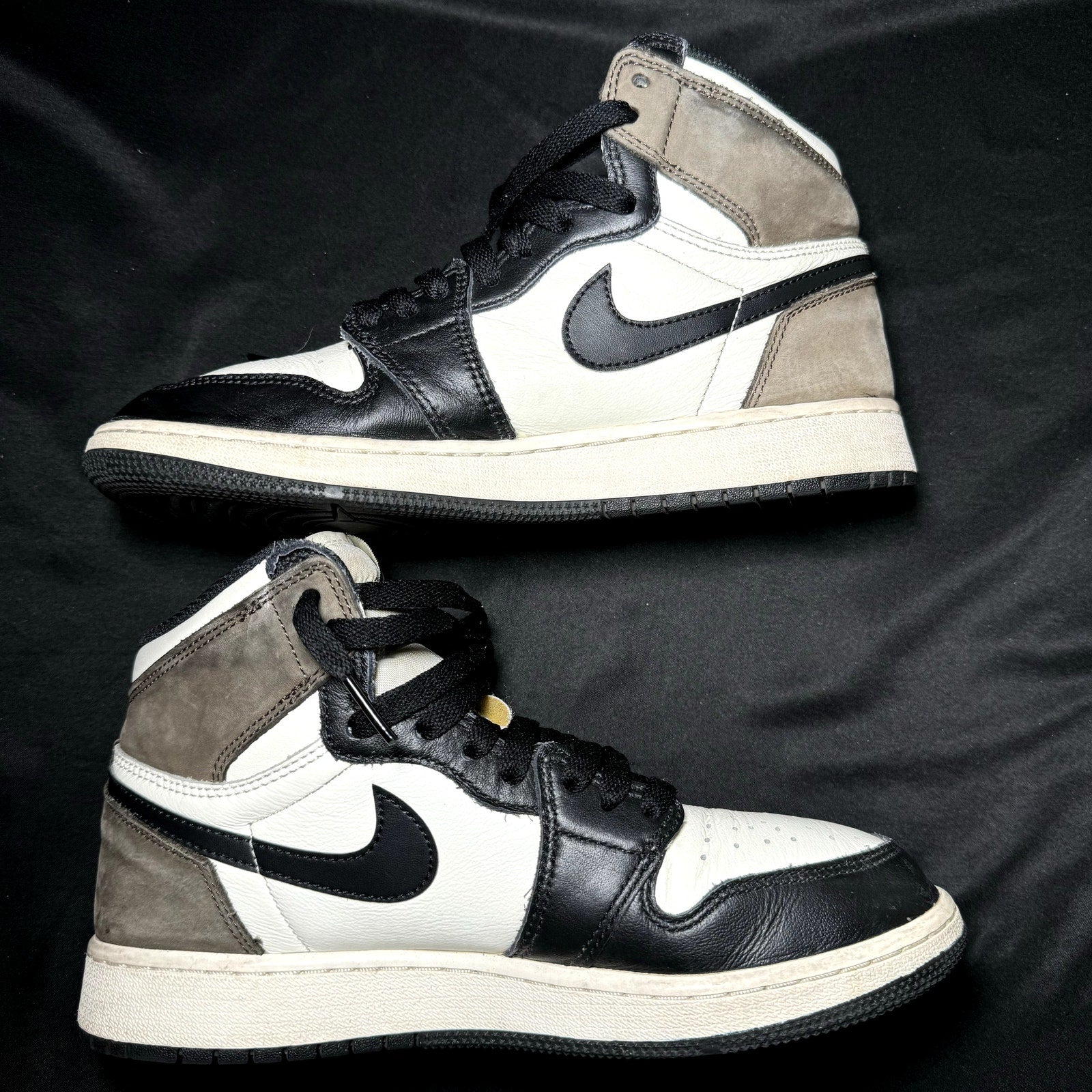 Air Jordan 1 Retro High OG GS Dark Mocha Kids Shoes - Size 6