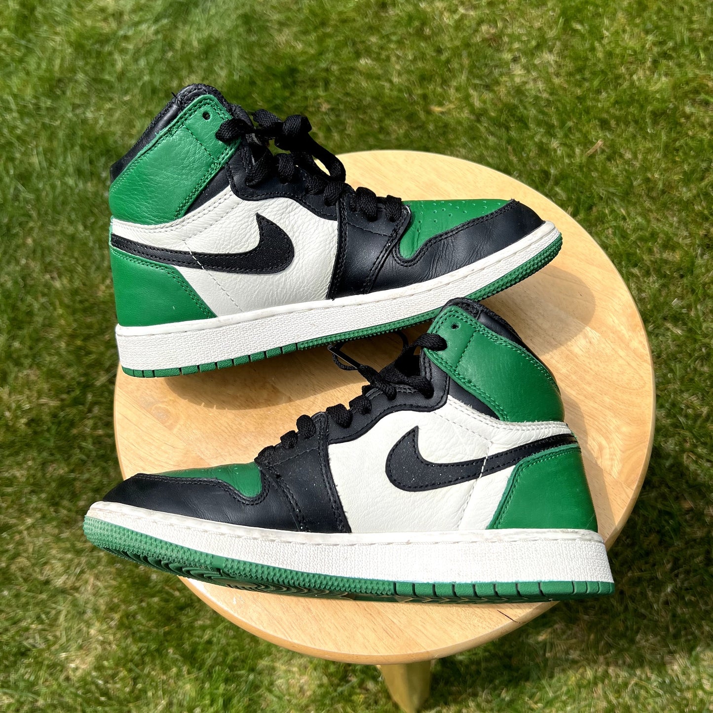 Air Jordan 1 Retro High OG GS Pine Green Men's Shoes - Size 4