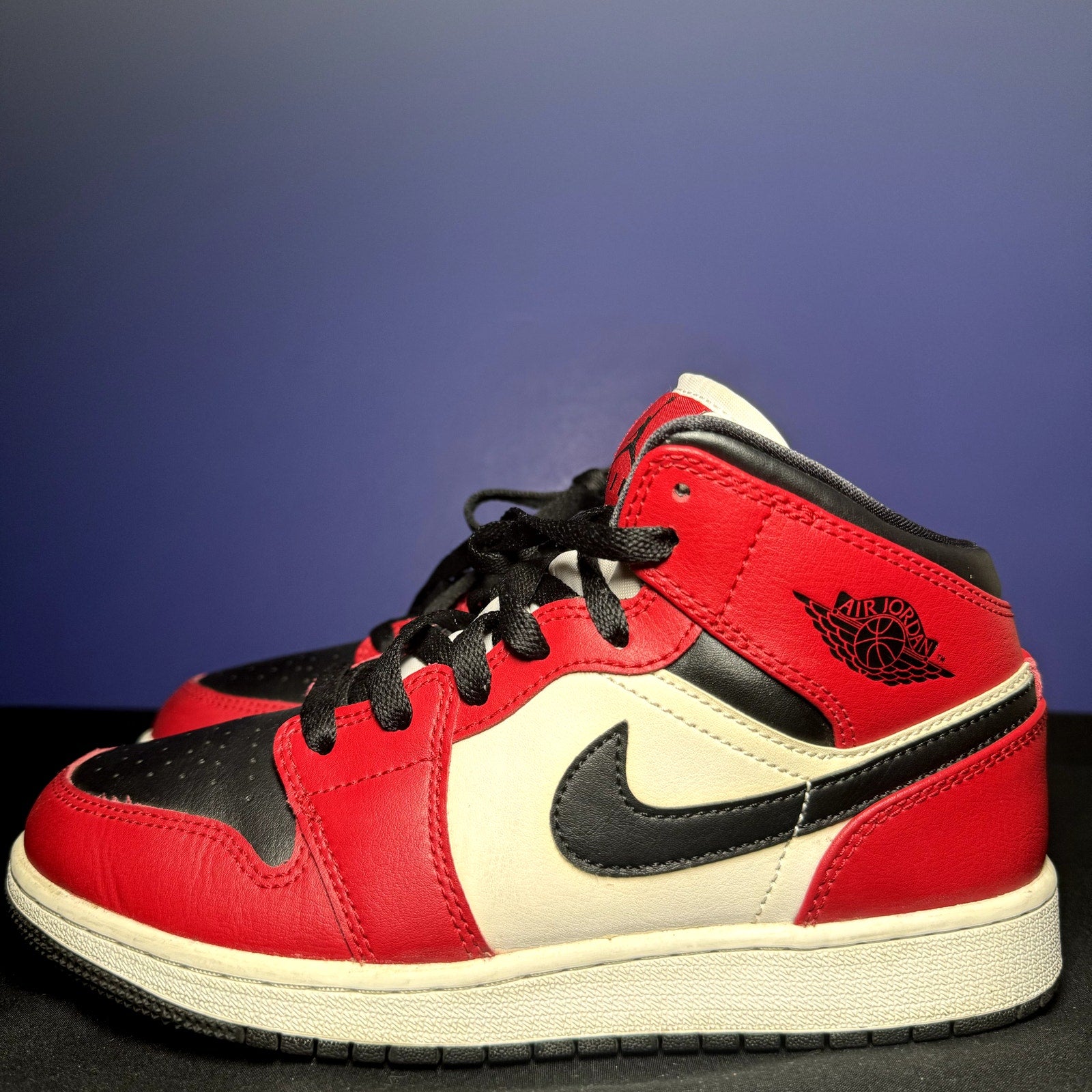 Air Jordan 1 Mid GS Chicago Black Toe Kids Shoes - Size 4.5