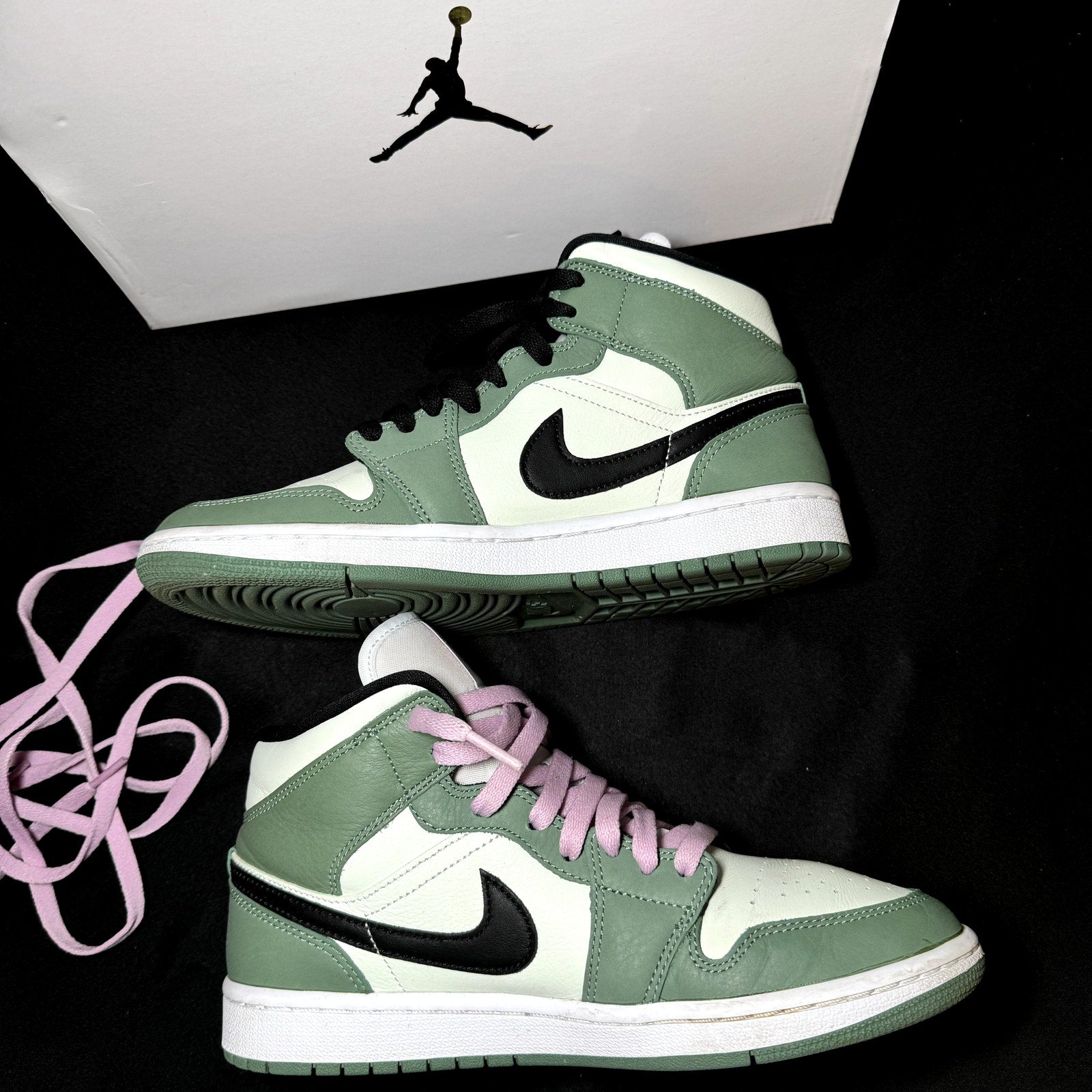 Air Jordan 1 Mid SE Dutch Green Women's Shoes - Size 8.5