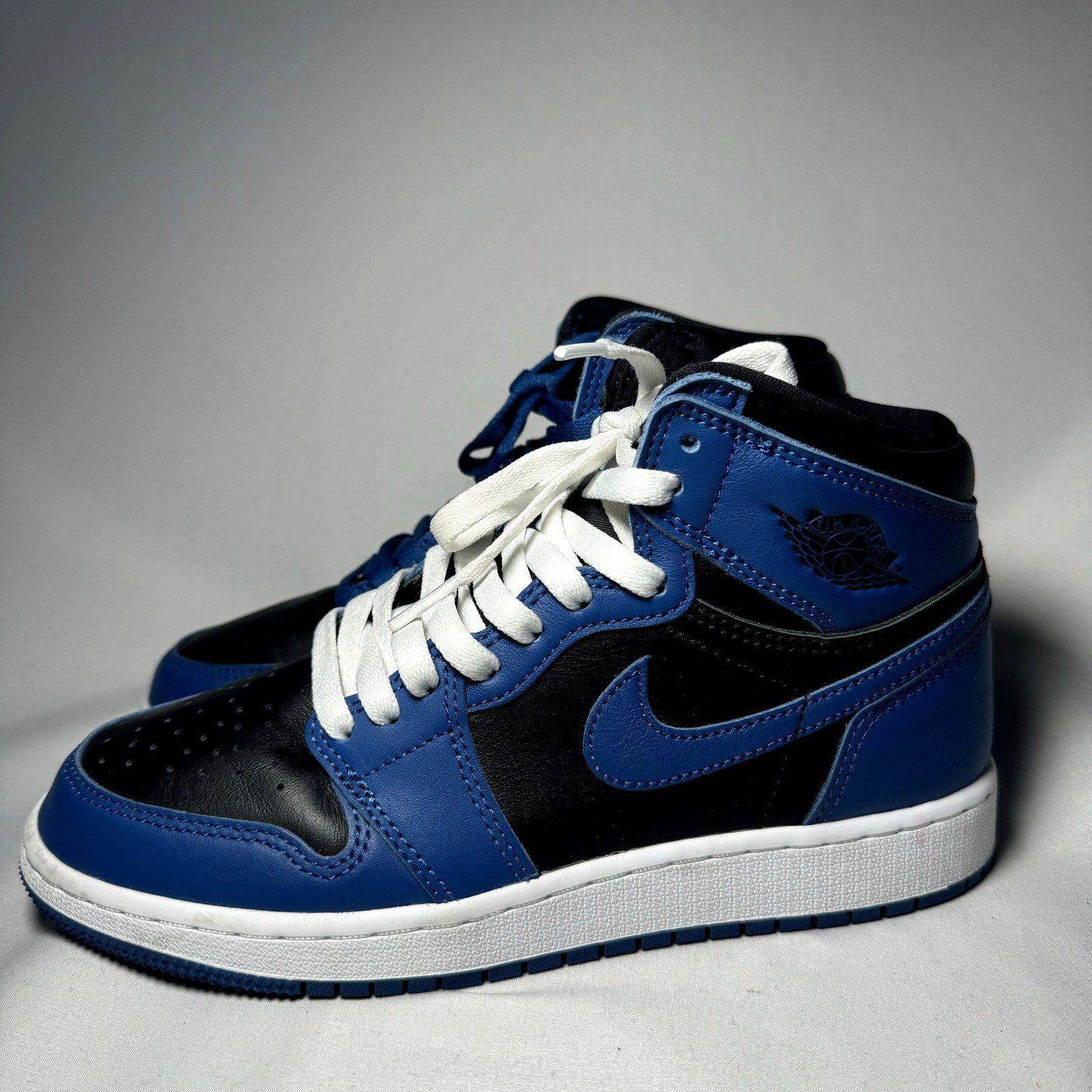 Air Jordan 1 Retro High OG GS Dark Marina Blue Kids Shoes - Size 5